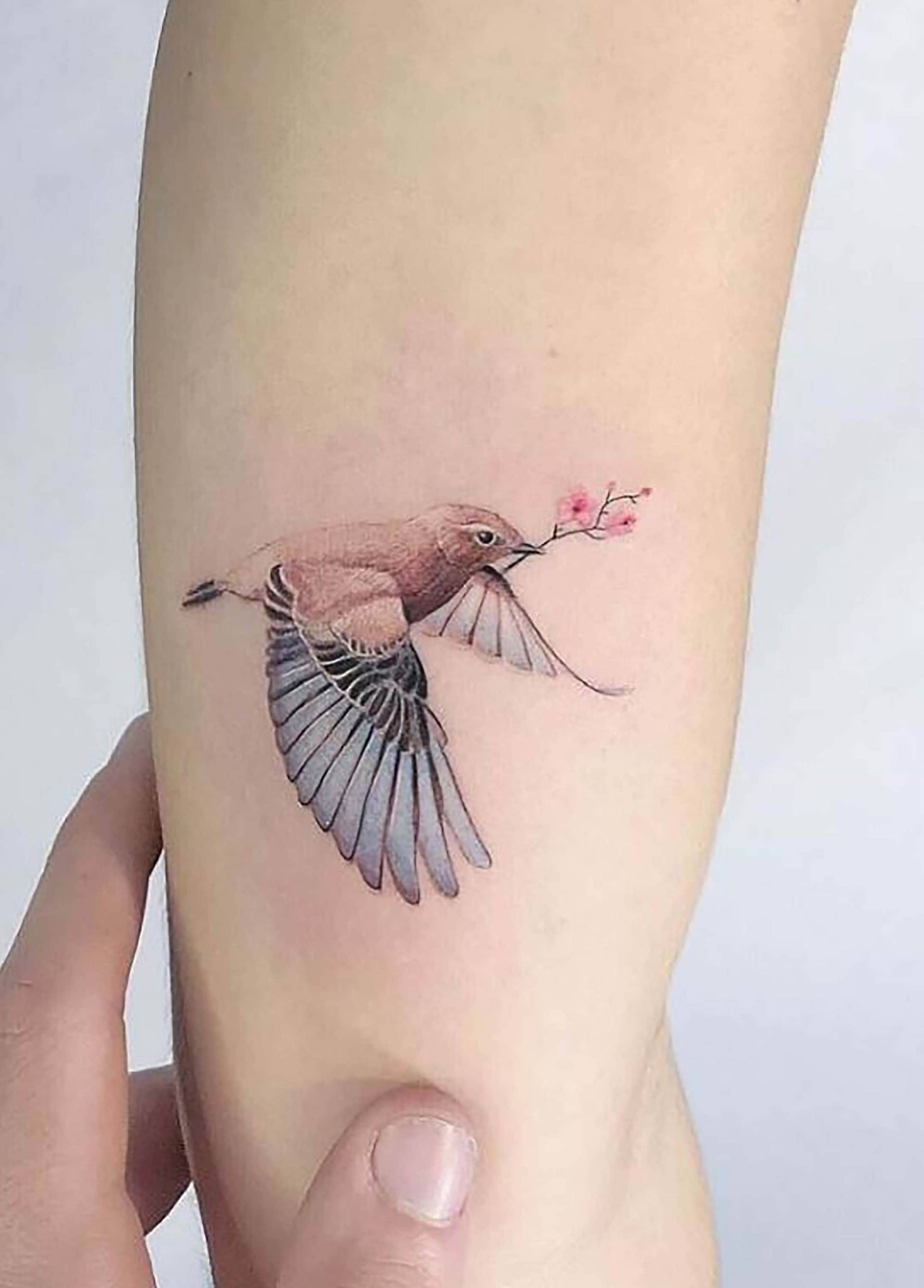 Pfirsichblüten Kolibri Temporäre Tattoo, Buntes Fake Tattoo Mit Blumenmuster, Kleiner Fliegender Vogel Aufkleber, Kleines Blumengeschenke von Etsy - ViktorNCrafts