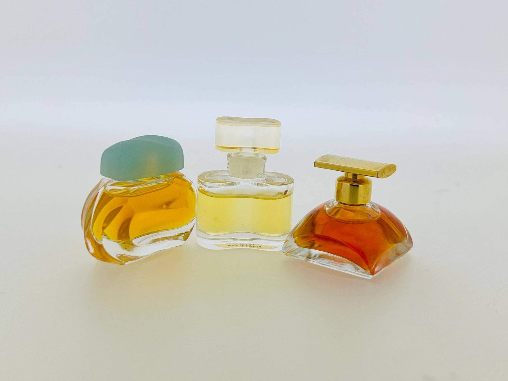 Vintage Lot 3 Parfume Miniatur Estēe Lauder, Gezaubert, Wissend, Weißes Leinen von Etsy - VintagGlamour