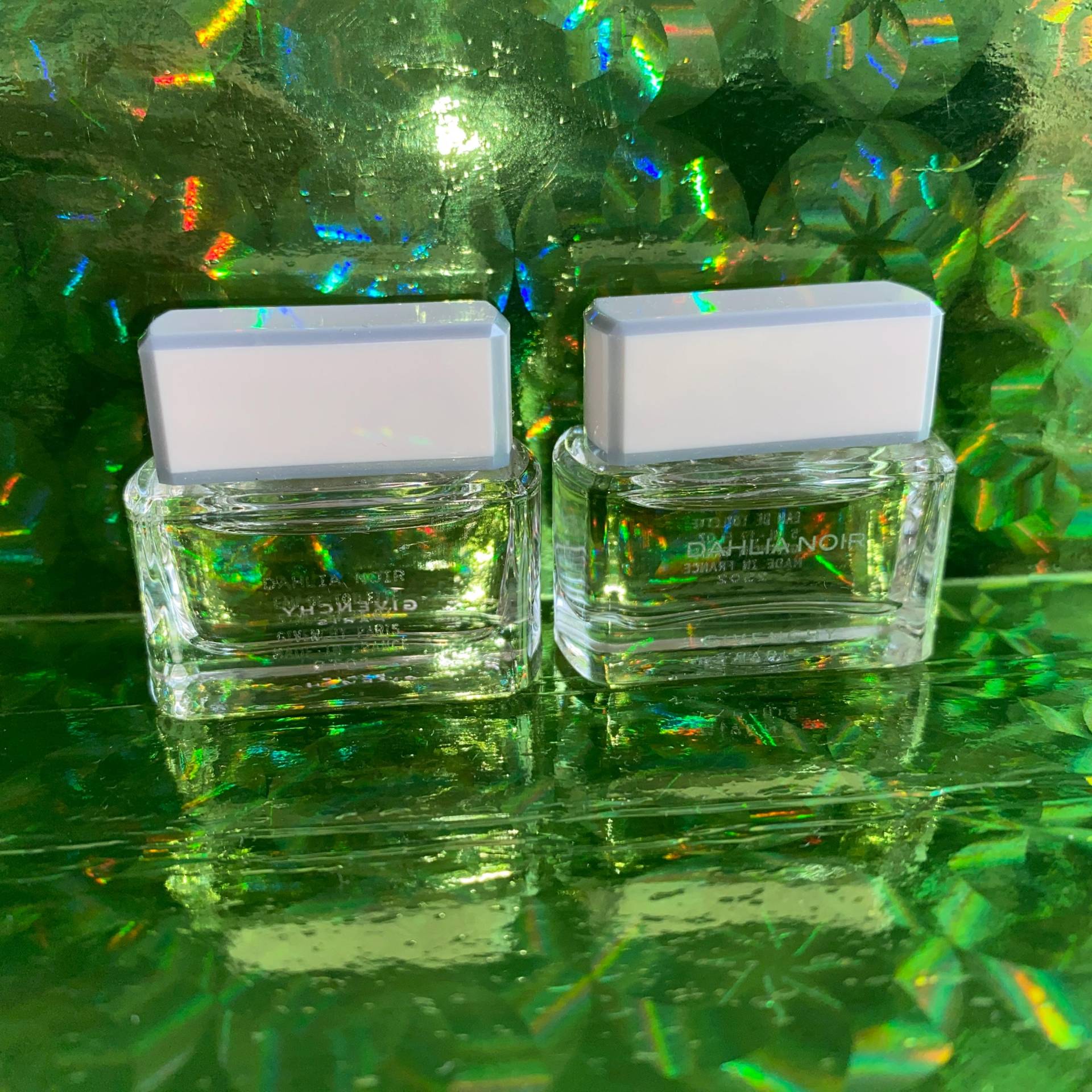 Dahlia Noir - Eau De Toilette 5 Ml Preis Per 1 Stück Dahlia Noir - Eau De Toilette 5 Ml Preis Per 1 Stück von Etsy - VintagePerfumeGarden