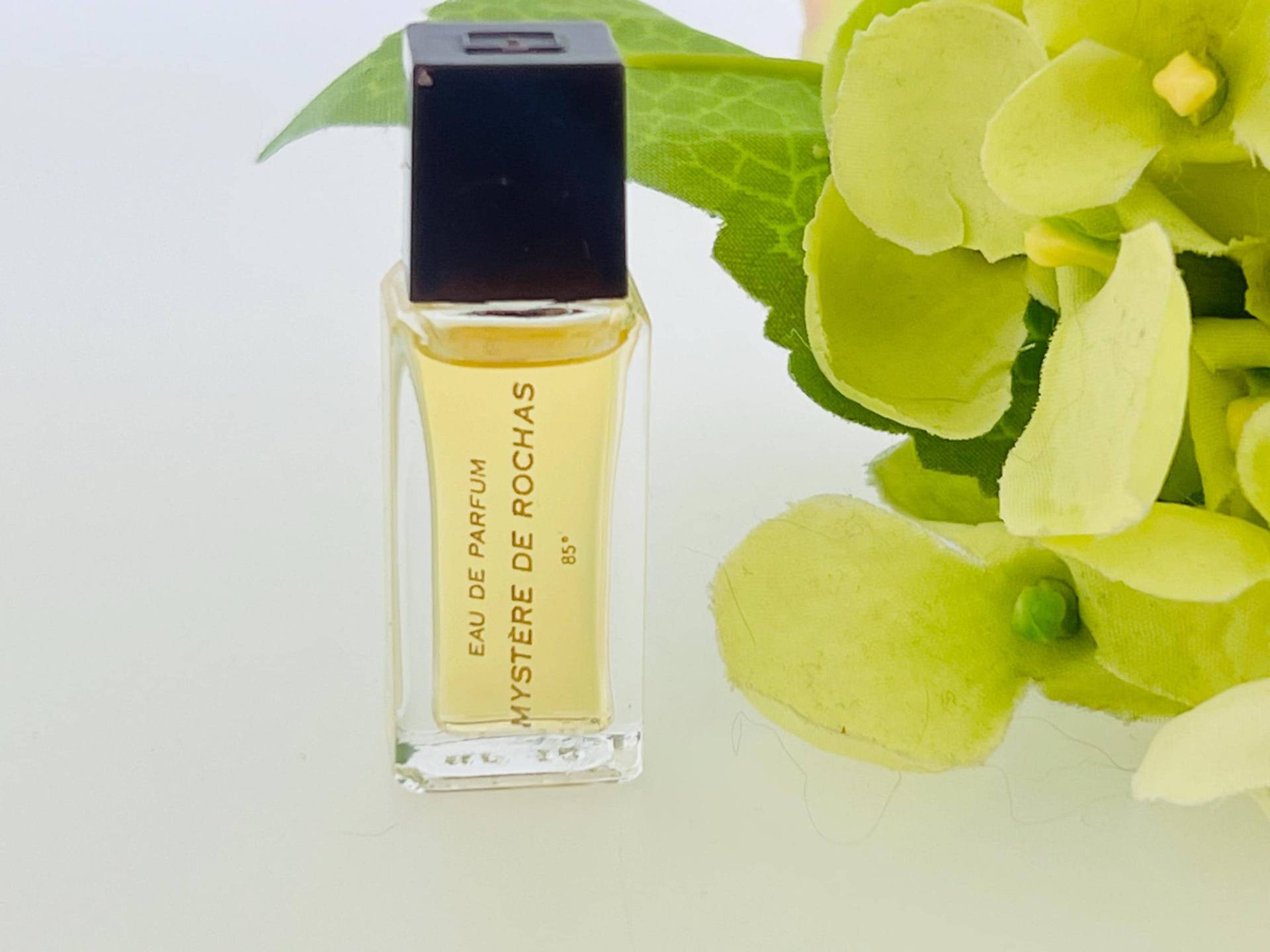 Mystère Rochas 1978 Eau De Parfum Miniatur 2 Ml Mystère Rochas 1978 Eau De Parfum Miniatur 2 Ml von Etsy - VintagePerfumeShop