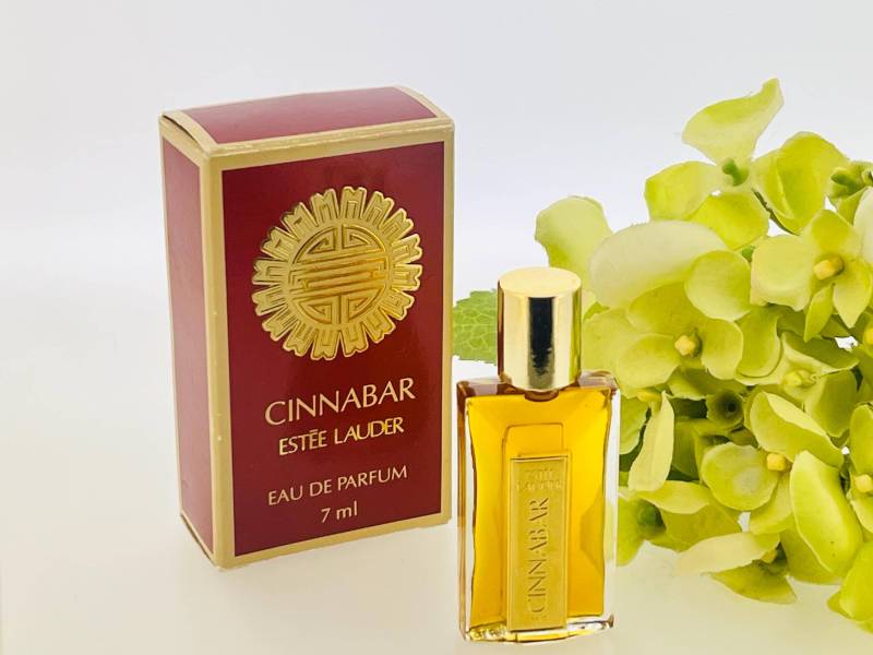 Vintage Cinnabar Estēe Lauder 1978 Eau De Perfume 7 Ml von Etsy - VintagePerfumeShop