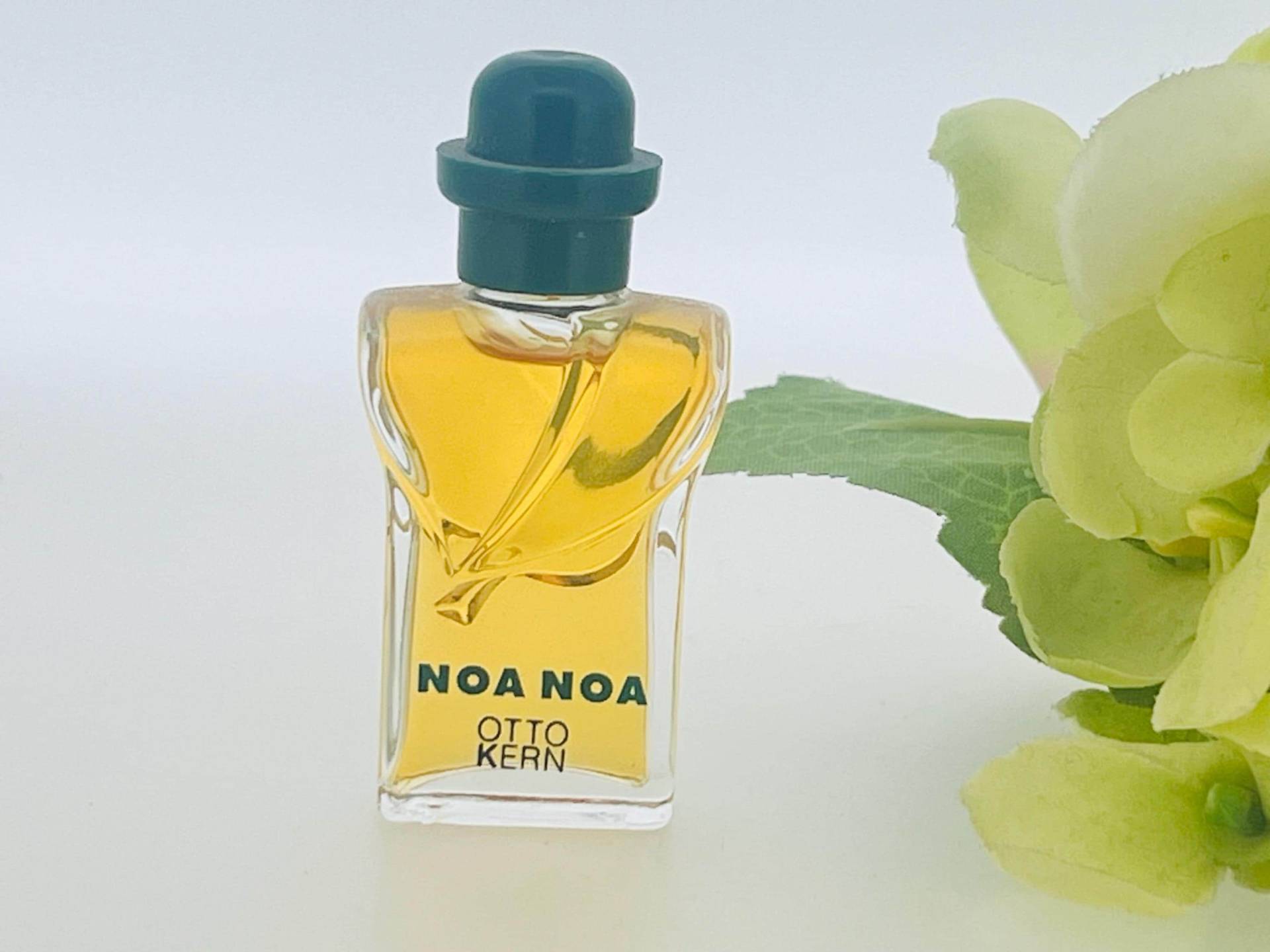 Vintage Noa Otto Kern 1990 Eau De Parfum Miniatur 4 Ml von Etsy - VintagePerfumeShop