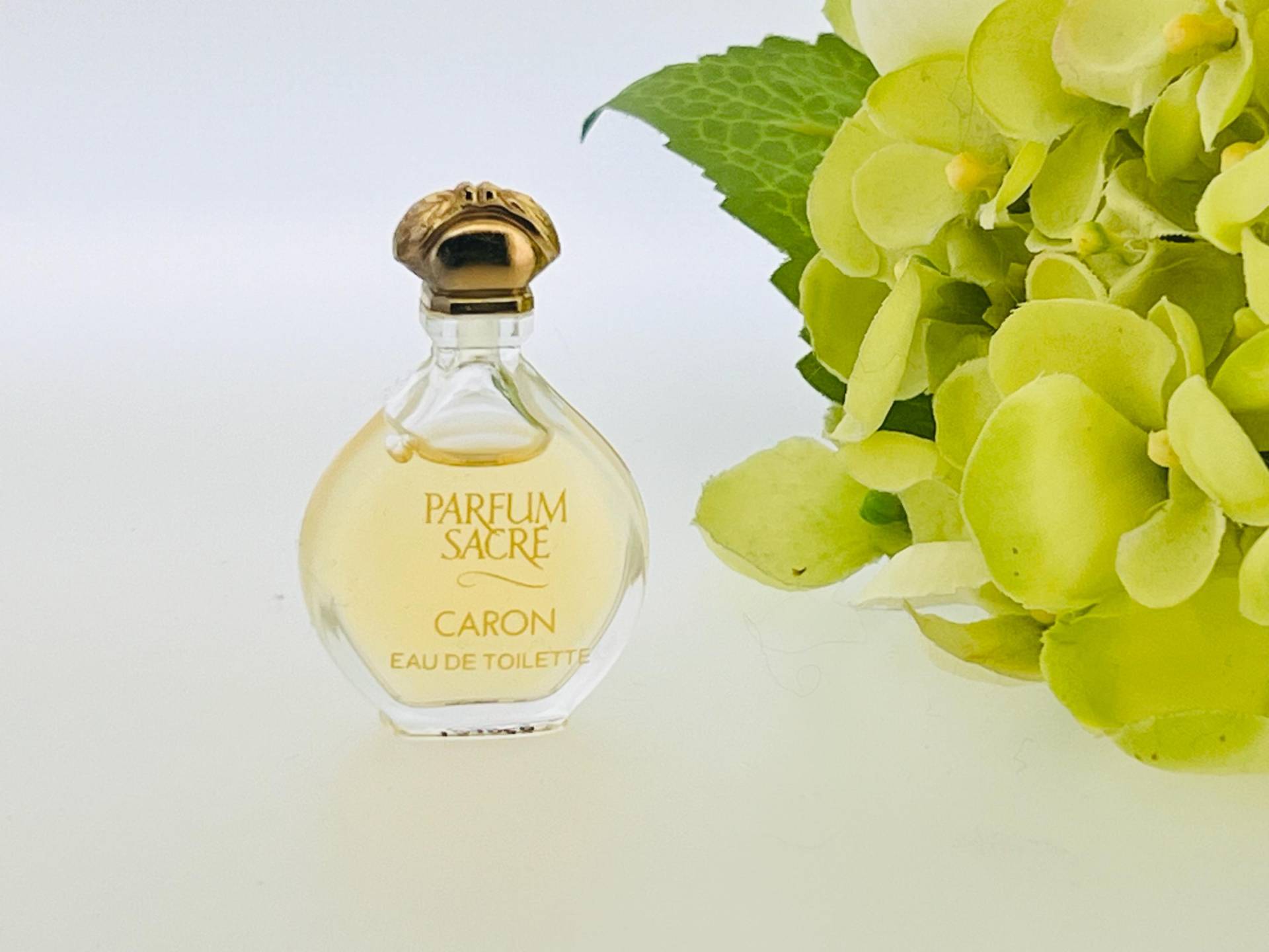 Vintage Parfum Sacré Caron 1990 Eau De Toilette 5 Ml von Etsy - VintagePerfumeShop