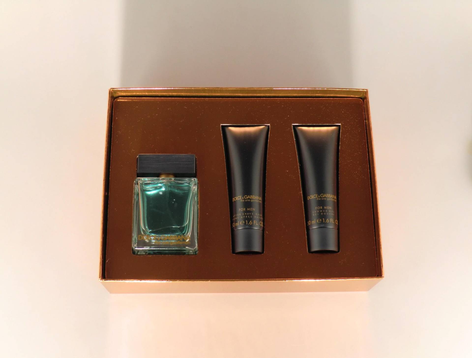 Dolce & Gabbana The One Gentleman Geschenkset Eau De Toilette 400 Ml./50Ml + After Shave Balsam Duschgel Dolce & Gabbana The One Gentleman Geschenkset Eau De Toilette 400 Ml./50Ml + After Shave Balsam Duschgel von Etsy - VintageRetroEu
