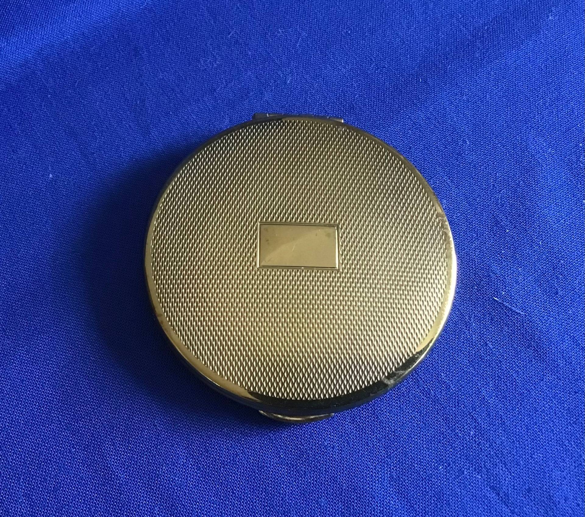 Vintage Kigu Powder Compact. Zentrale Kartusche. Mögliche Ära 1920Er Jahre. Ganz Selten. Sehr Guter Zustand von Etsy - VintageUKSouth