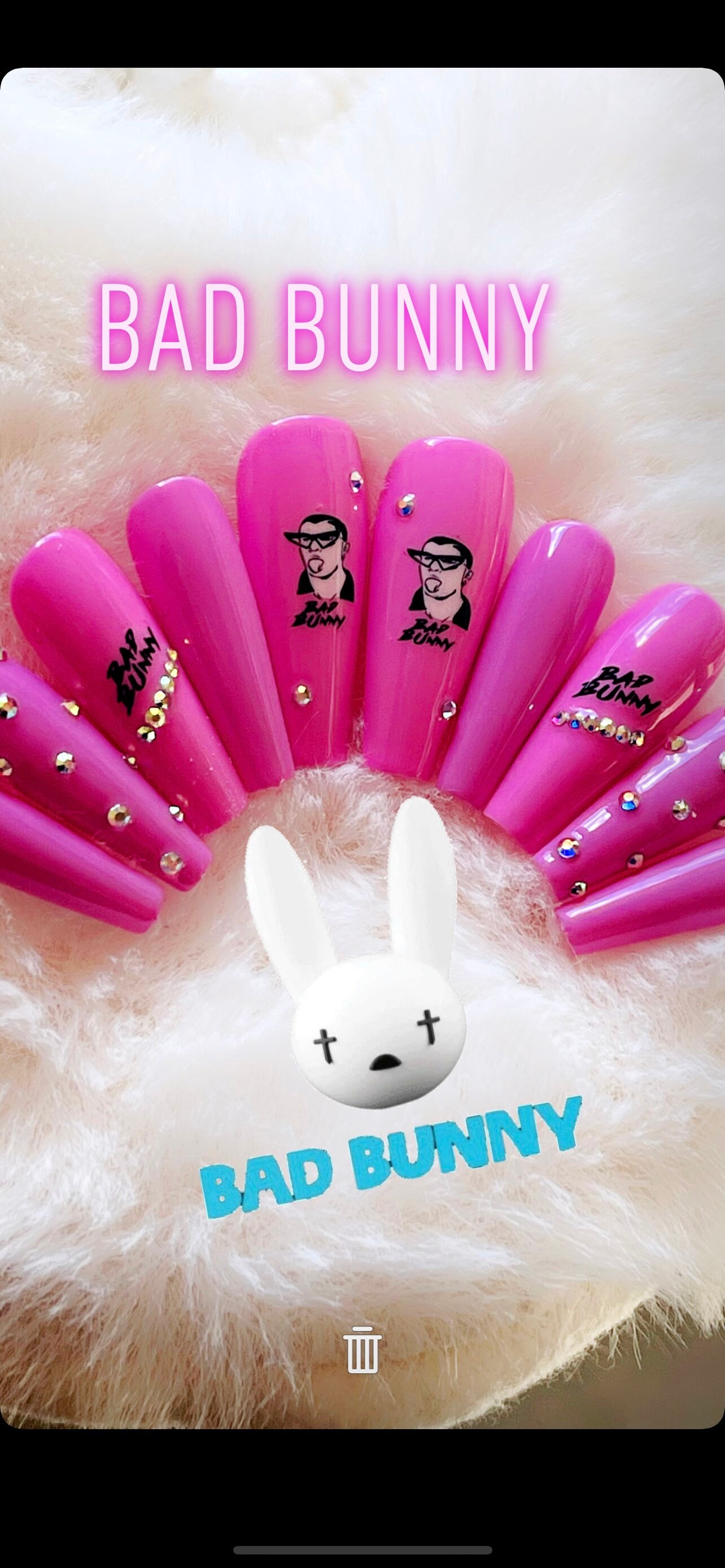 Bad Bunny Pink Strass Nägel von Etsy - VivsnailsByVivian