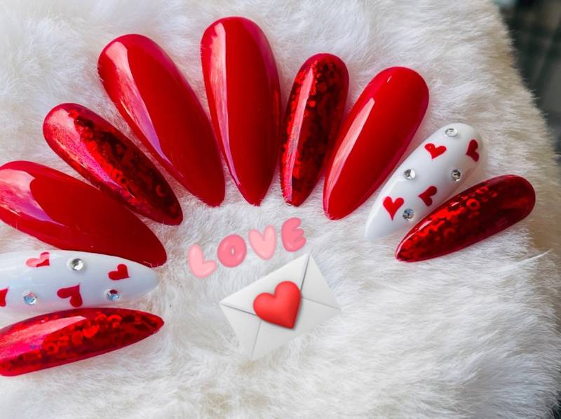 Love Mail Rote Holo Herzen Und Diamanten Press-Ons von Etsy - VivsnailsByVivian