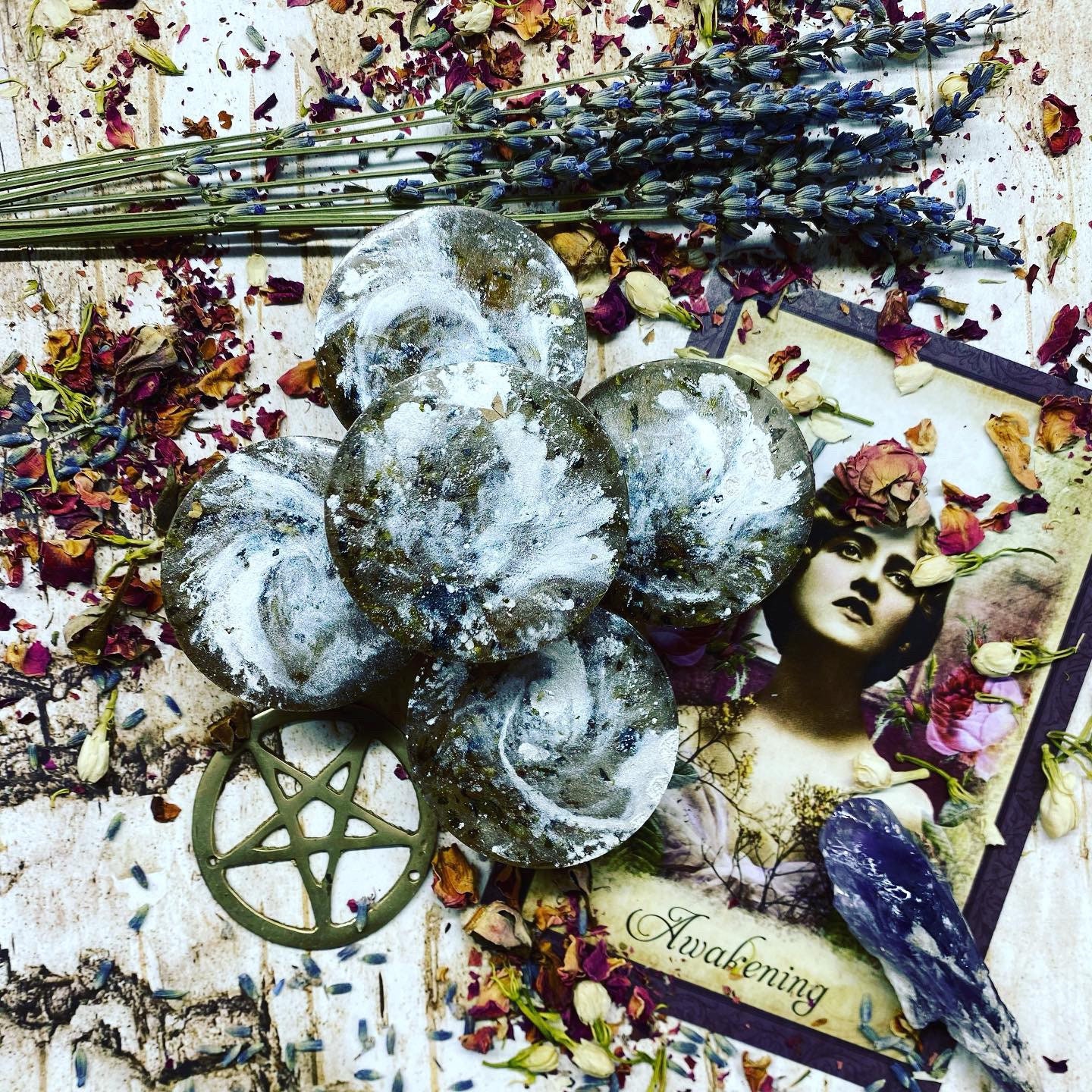 Die Mondmanifestation Ritualseife von Etsy - WAXINGTHEMOON