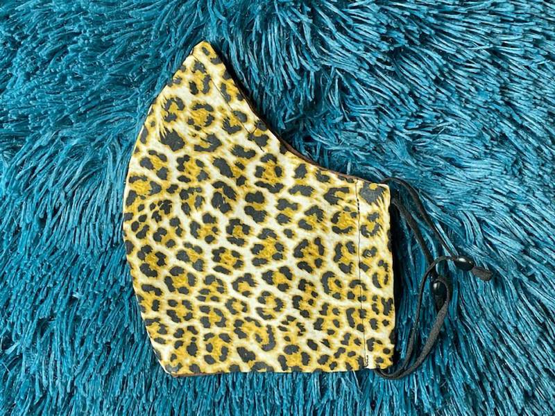 Leopard Print Verstellbare Gesichtsmaske von Etsy - WilEMasks