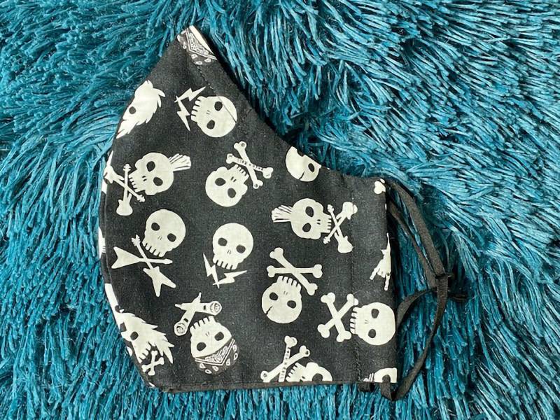 Rock N' Skulls Verstellbare Gesichtsmaske von Etsy - WilEMasks