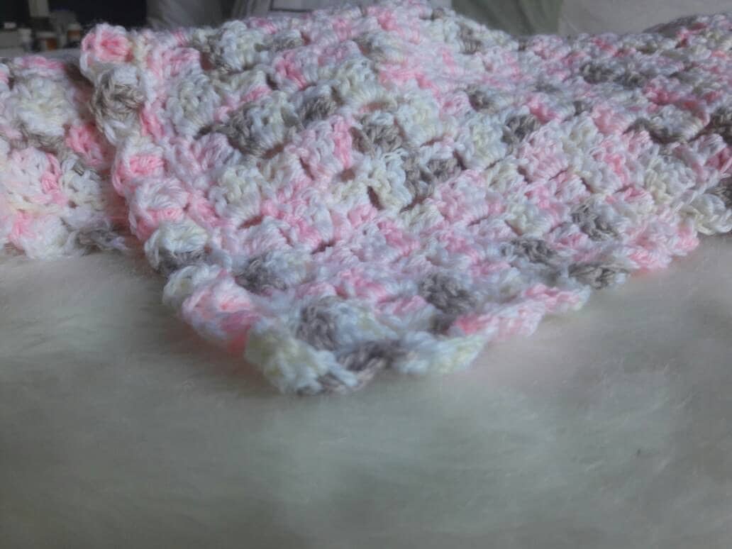 Handgemachte Babydecke Rosa - Häkeldecke Handgemachte Babydecke Rosa - Häkeldecke von Etsy - WillowWhimsyLane