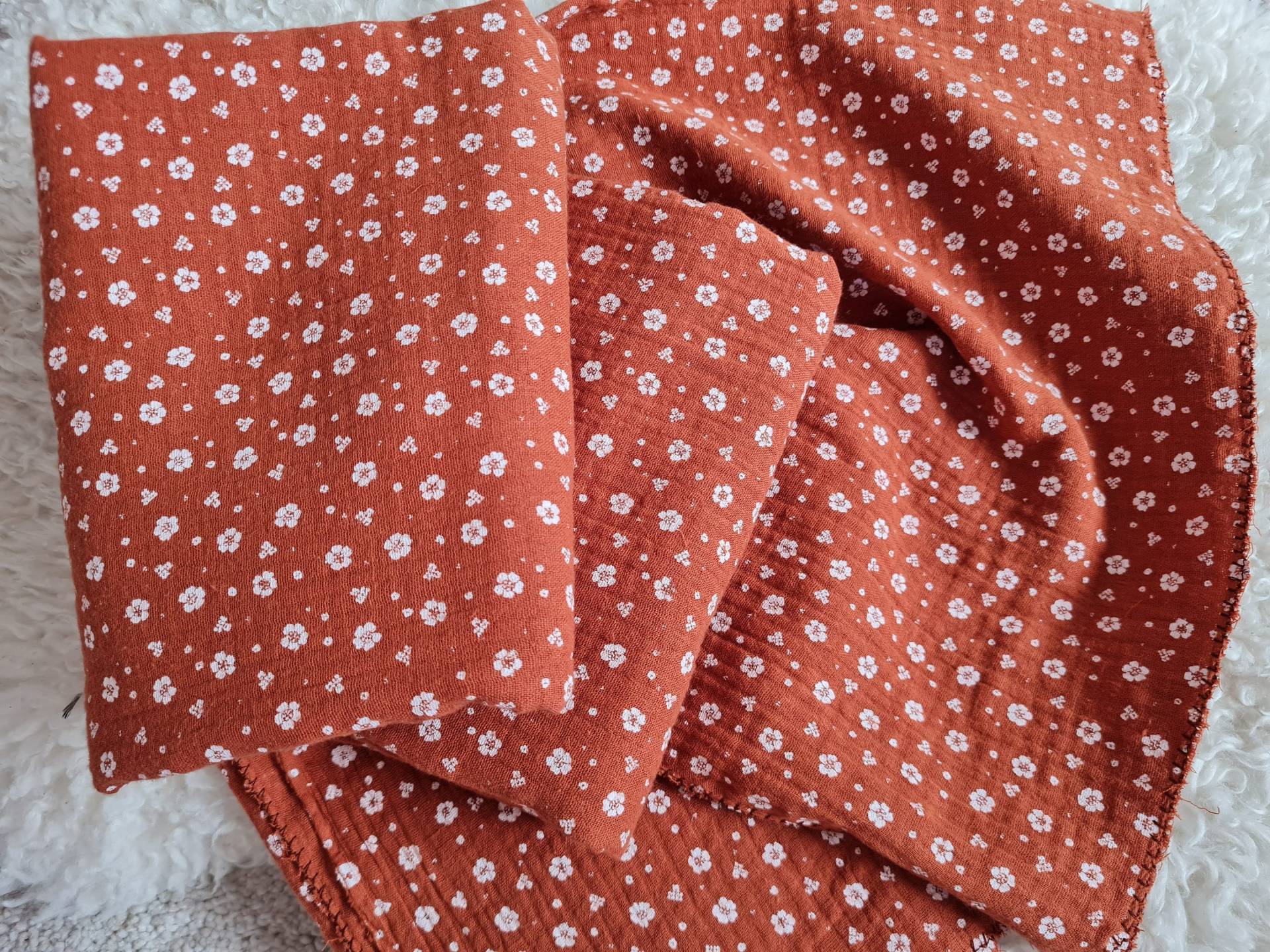 Blume Baumwolltuch Doppel Stofflage, 100% Bw Stoff Für Babys, Kleinkinder, Weicher Musselin Baumwollstoff, Spucktuch, Kuscheltuch, Stillen Blume Baumwolltuch Doppel Stofflage, 100% Bw Stoff Für Babys, Kleinkinder, Weicher Musselin Baumwollstoff, Spucktuch, Kuscheltuch, Stillen von Etsy - WohlgefuehlDaheim