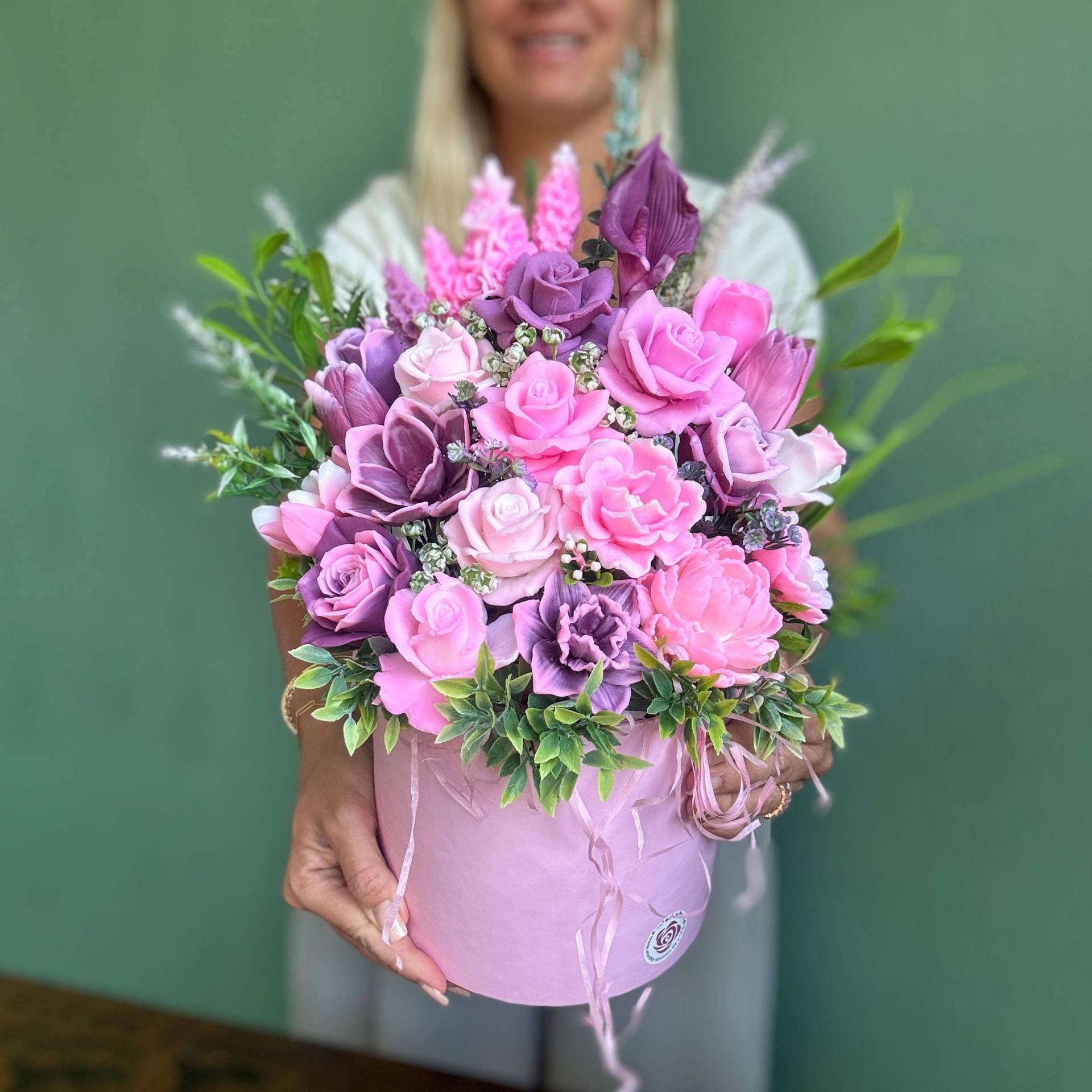 Extra Großer Seifenblumenstrauß in Pinker Geschenkbox - Handgemachte Natürliche Seifenrosen Und Blumen, Luxuriöse Geschenk Für Frauen von Etsy - WunderBlumenBoutique