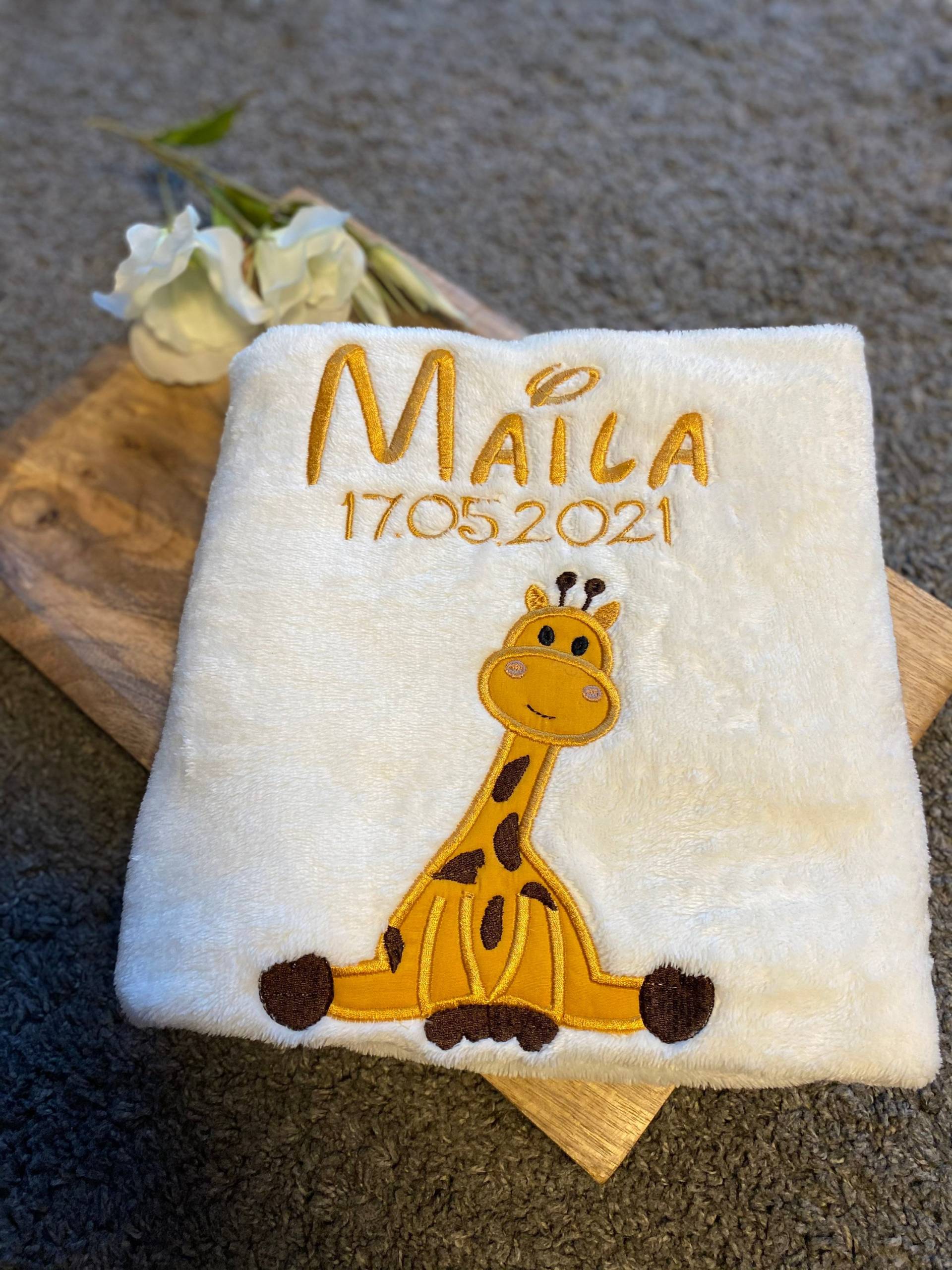 Babydecke „Kleine Giraffe Julia" Personalisierbar Mit Namen Und Weiteren Daten - Decke Babydecke „Kleine Giraffe Julia" Personalisierbar Mit Namen Und Weiteren Daten - Decke von Etsy - Wuselwind