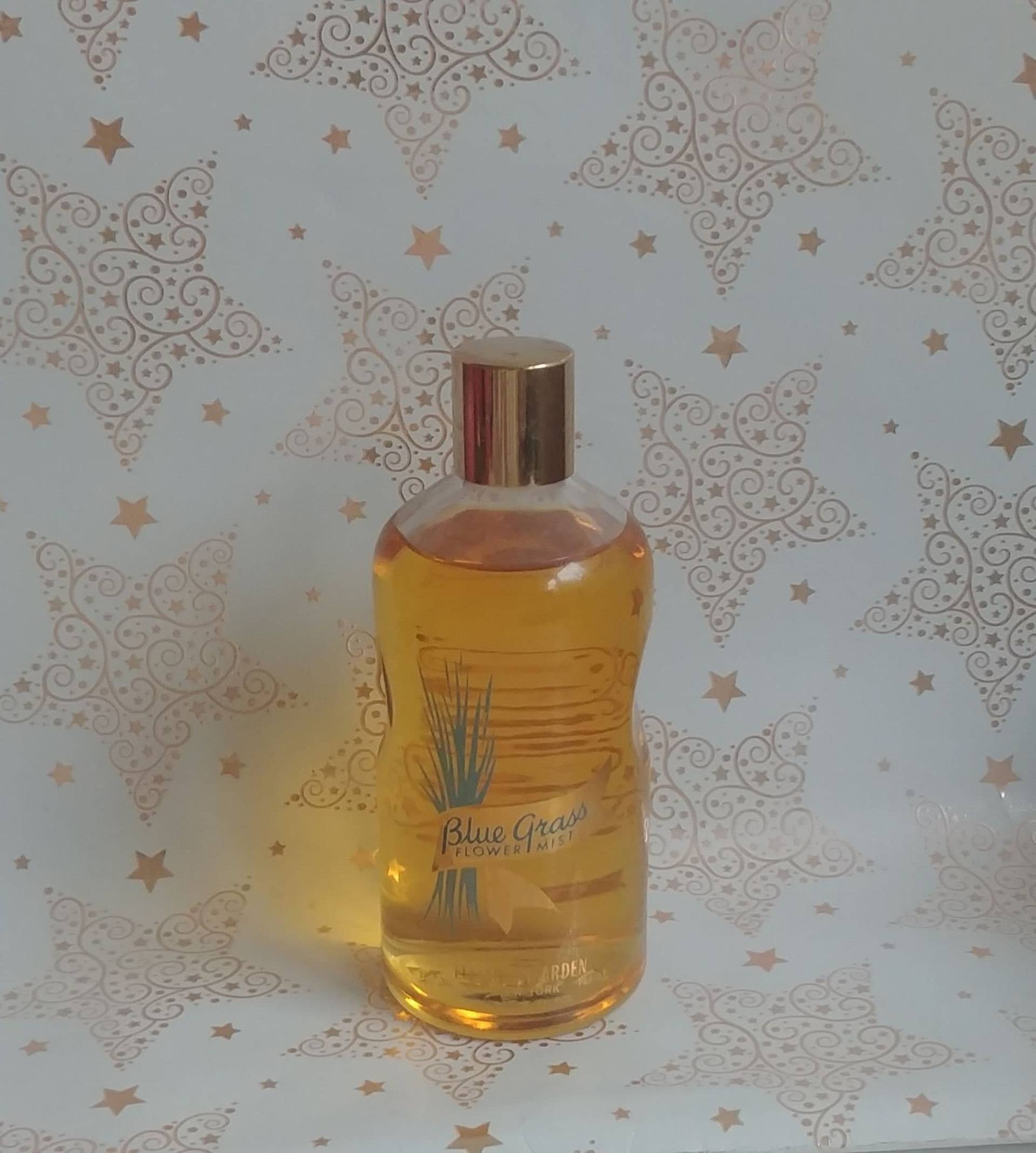 Blue Grass Flower Mist Von Elizabeth Arden, Ca. 240 Ml Kein Vapo, 1940 von Etsy - Xoxiane