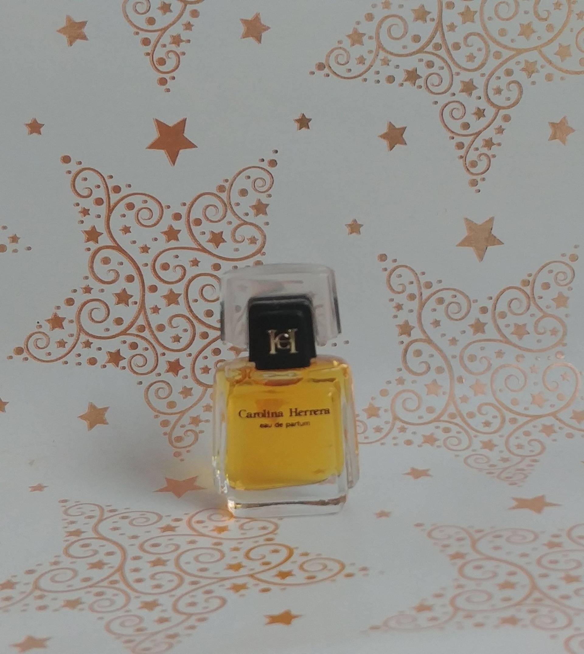 Miniatur Carolina Herrera Von Herrera, 4 Ml Eau De Parfum 1988 Miniatur Carolina Herrera Von Herrera, 4 Ml Eau De Parfum 1988 von Etsy - Xoxiane