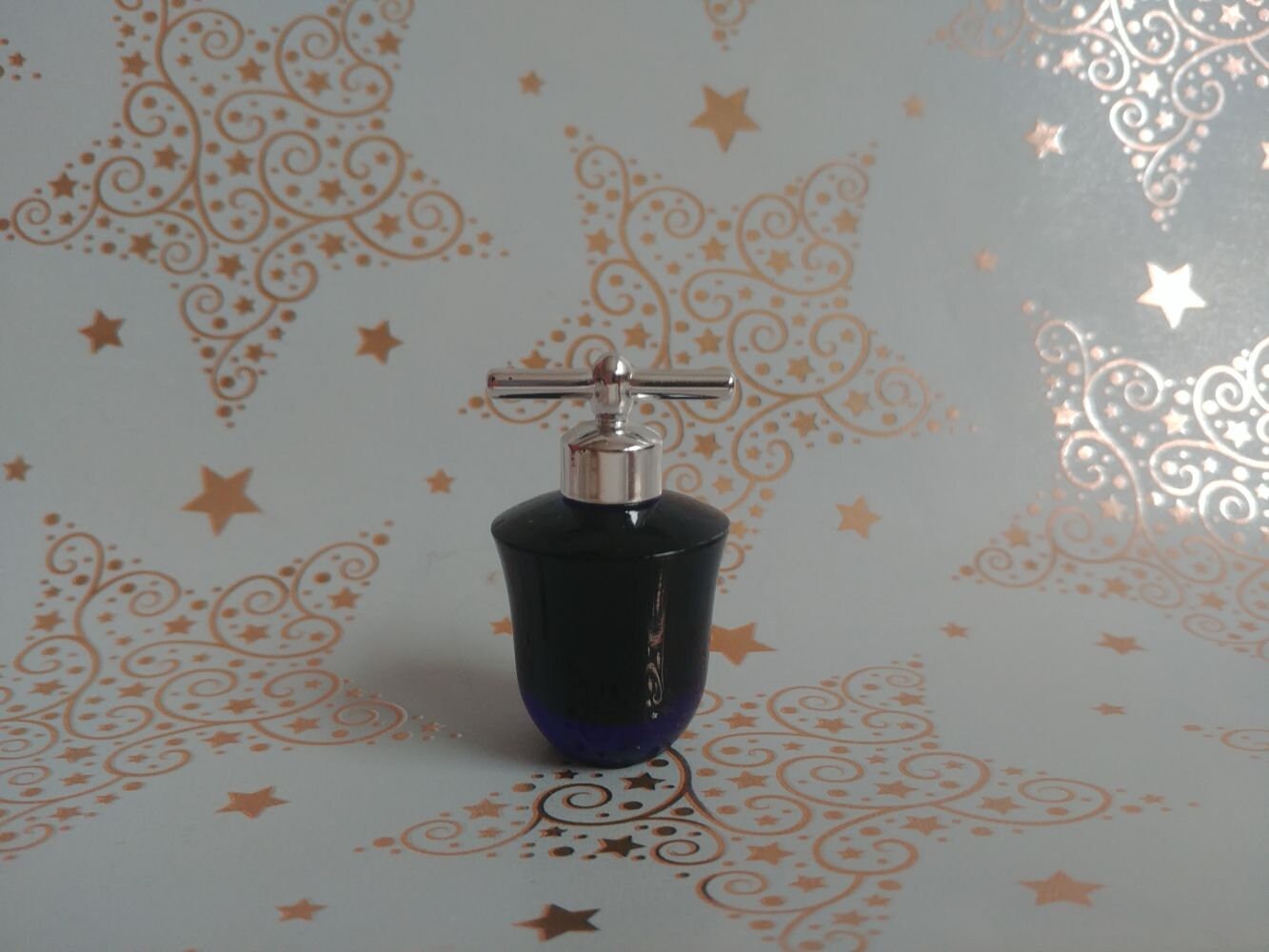 Miniatur Vivid Von Liz Claiborne, Ml Reines Parfum, 1993 Miniatur Vivid Von Liz Claiborne, Ml Reines Parfum, 1993 von Etsy - Xoxiane