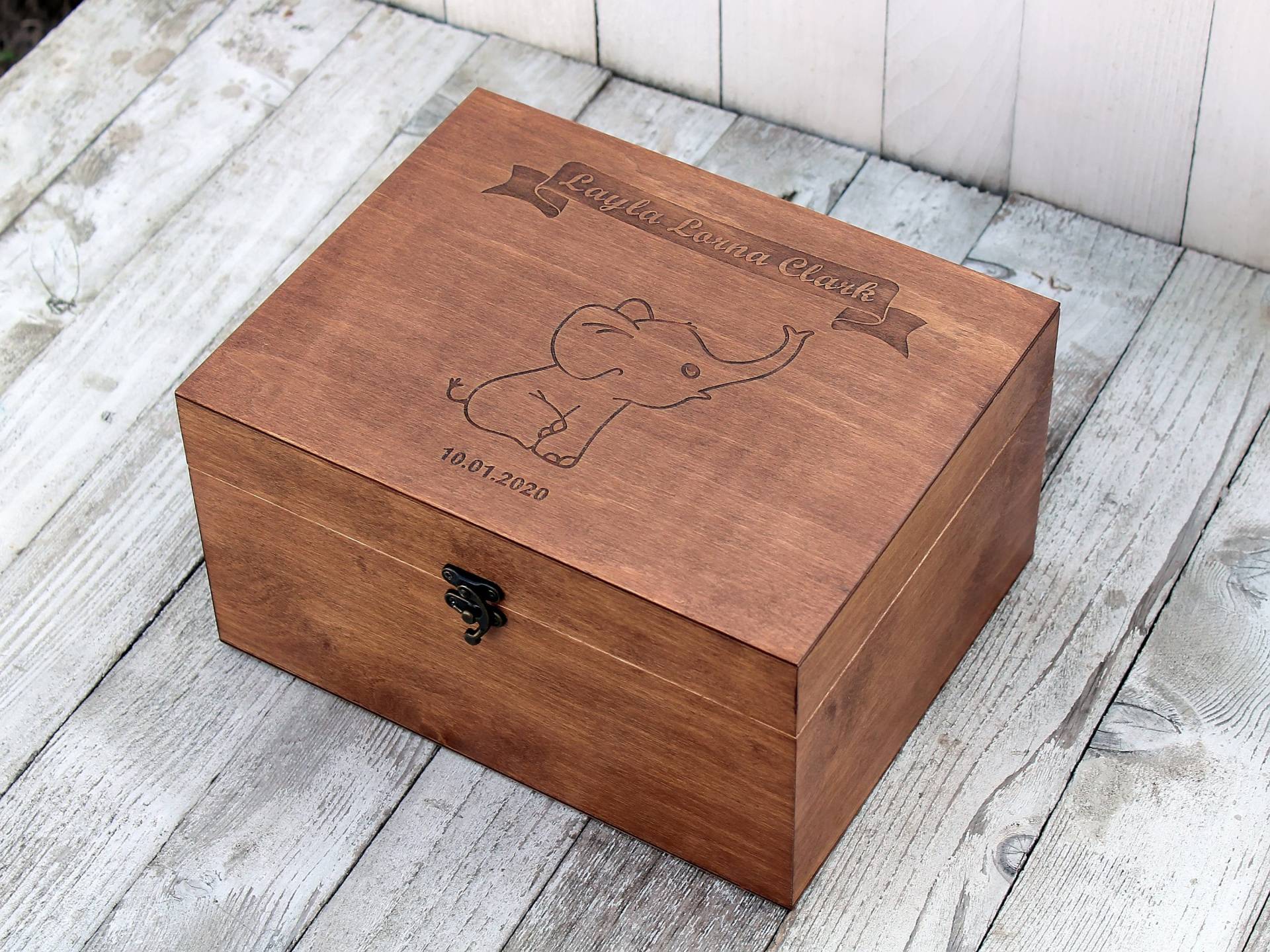 Personalisierte Memory-Box, Ersten Geburtstag Kapsel, Baby Andenken-Box, Benutzerdefinierte Gravierte Holz-Box Personalisierte Memory-Box, Ersten Geburtstag Kapsel, Baby Andenken-Box, Benutzerdefinierte Gravierte Holz-Box von Etsy - YouCanMAKEitPERSONAL