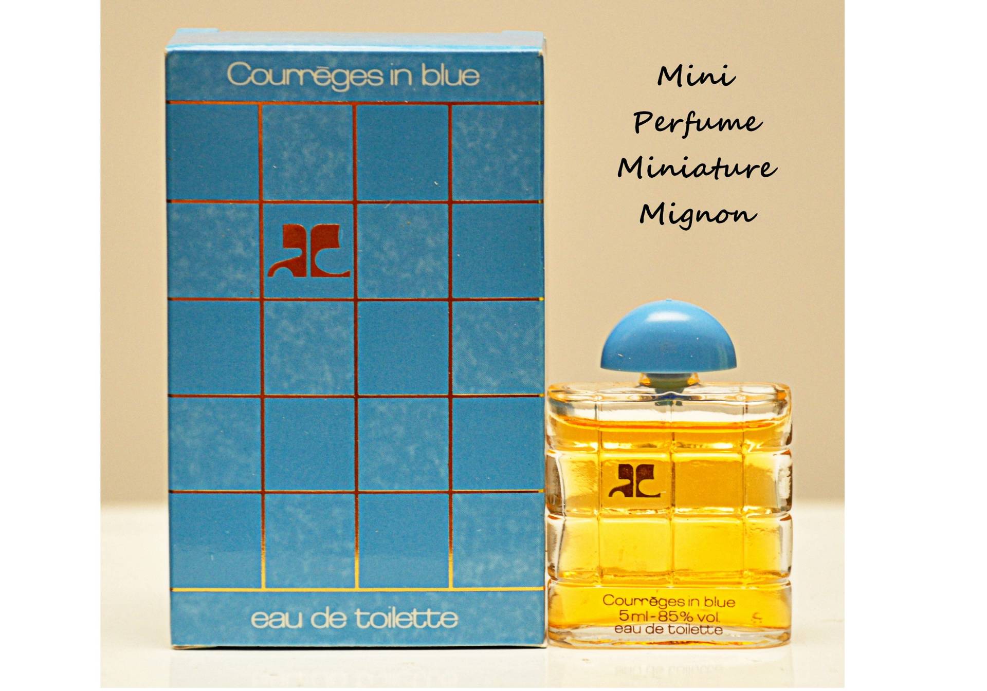 Courreges in Blue Eau De Toilette Edt 5Ml Miniature Splash Non Spray Damenparfüm Sehr Seltener Jahrgang 1983 von Etsy - YourVintagePerfume