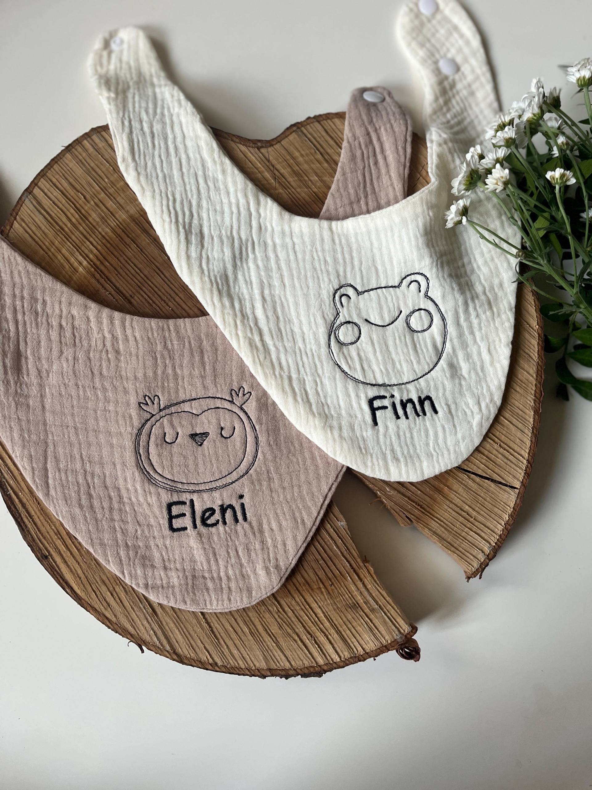 Personalisiertes Halstuch, Musselin, Lätzchen Mit Motiv Und Name von Etsy - ZTstickerei