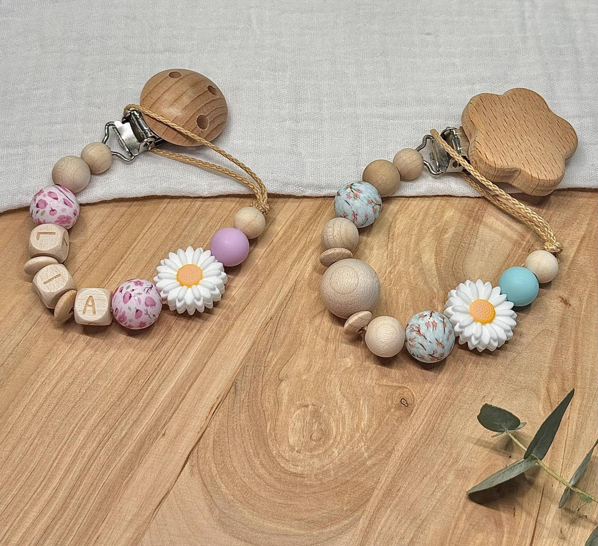 Schnullerkette Blume | Namen Personalisiert| Baby Mädchen Jungen Geschenk Geburt Taufe Blumen Schmetterlinge |Bunt Schnullerkette Blume | Namen Personalisiert| Baby Mädchen Jungen Geschenk Geburt Taufe Blumen Schmetterlinge |Bunt von Etsy - ZartuZauberhaft