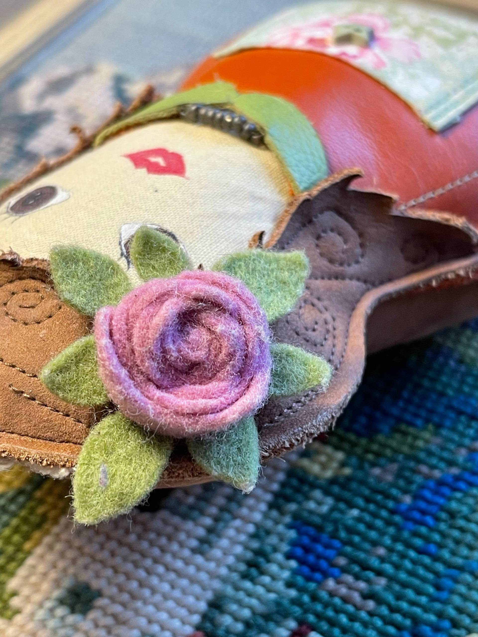 Spieluhr Puppe Leder Wolle Stoff Handgefertigtes Einzelstück Baby Spieluhr Puppe Leder Wolle Stoff Handgefertigtes Einzelstück Baby von Etsy - ZauberhaftMarvelous