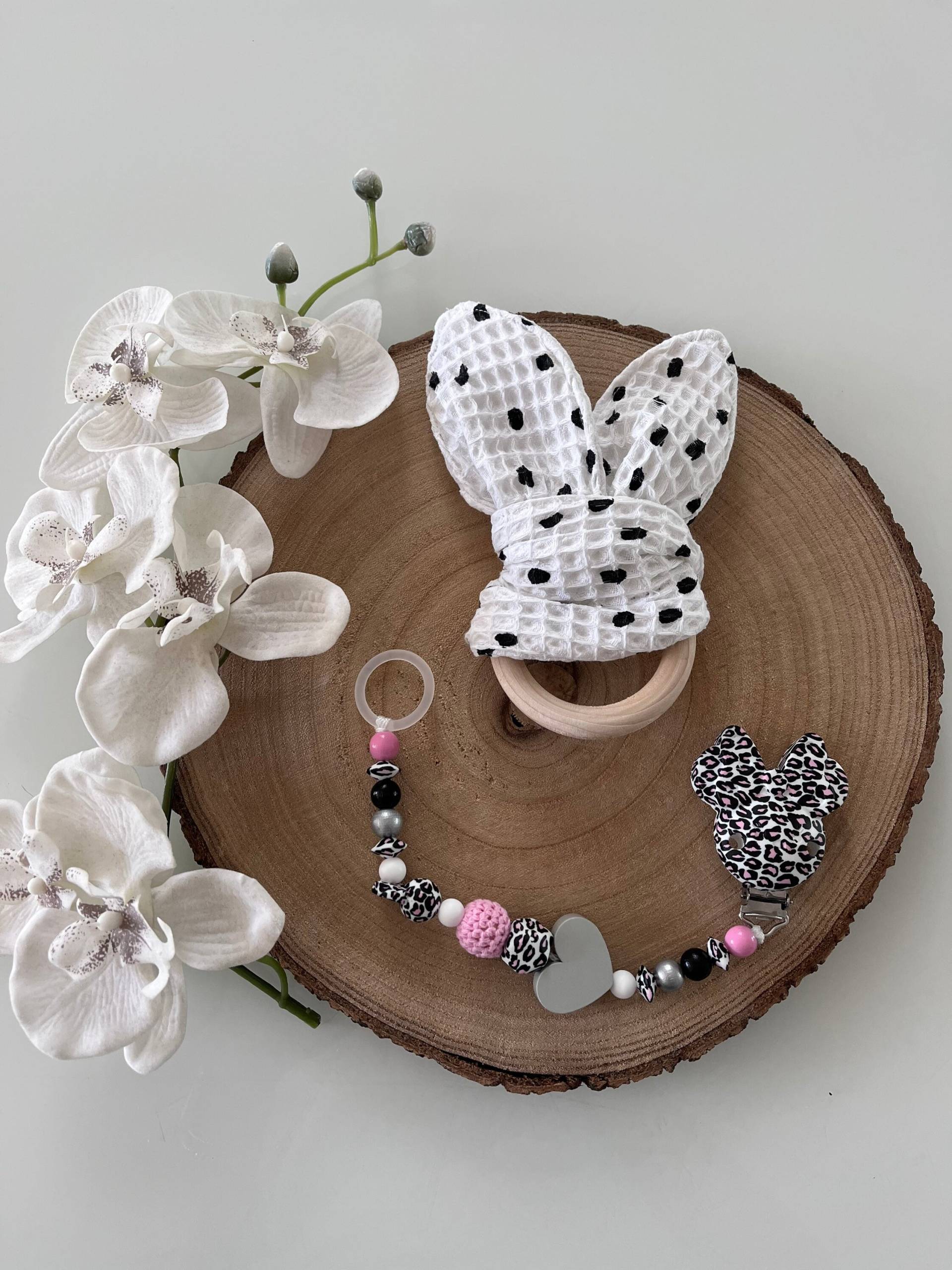 Schnullerkette, Greifling, Schwarz-Weiß, Punkte, Minnie Maus, Baby, Geschenk von Etsy - ZaubermausbyJessi