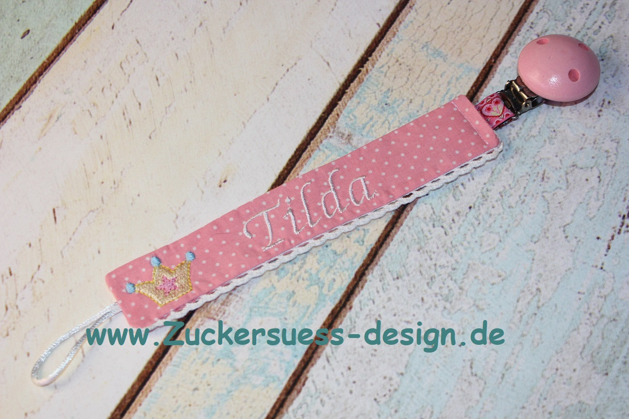 Kreiere Dein Schnullerband Mit Namen von Etsy - ZuckersuessDesign