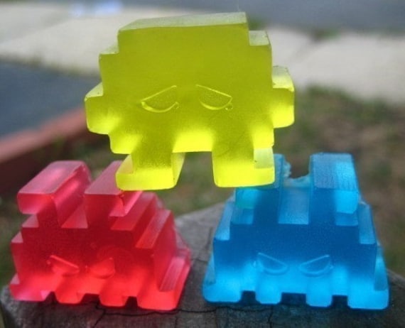 Seife Invaders Lustige Vegane Spieleseife - Perfekt Für Videospiele Liebhaber Urlaub Geschenk Ihn Klassisch Vegan Aliens Seife Invaders Lustige Vegane Spieleseife - Perfekt Für Videospiele Liebhaber Urlaub Geschenk Ihn Klassisch Vegan Aliens von Etsy - ajsweetsoap