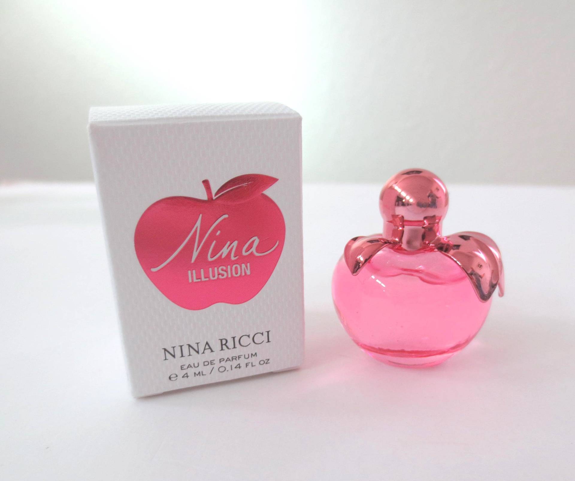 Miniatur-Sammlerstück Von Nina Ricci Illusion Eau De Parfum 4 Ml - Mini-Flasche 0, 14 Unzen von Etsy - austrianneAT