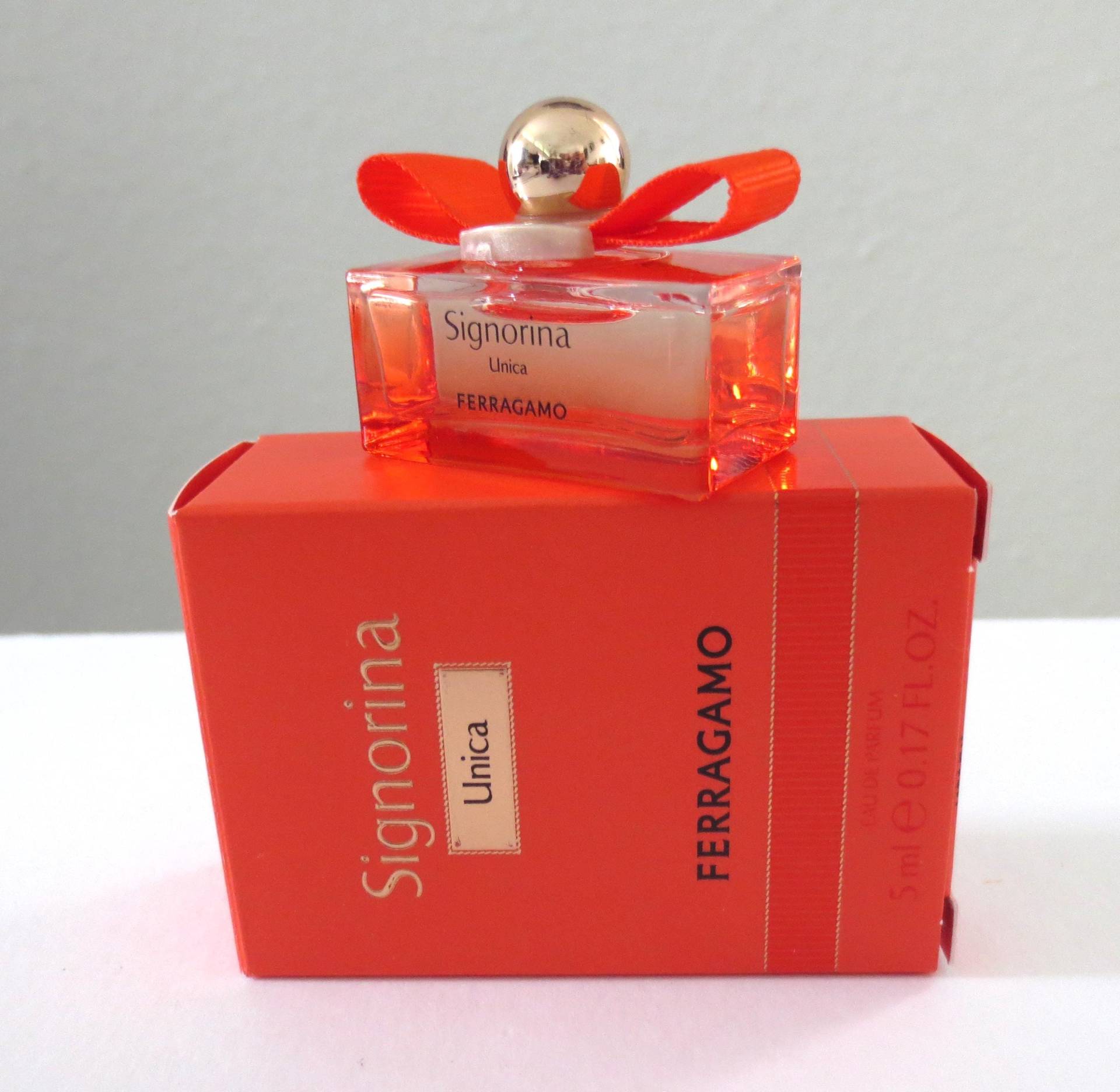 Sammlerstück, Miniatur-Signorina Unica Ferragamo Eau De Parfum 5 Ml - Mini-Flasche 0, 17 Unzen von Etsy - austrianneAT