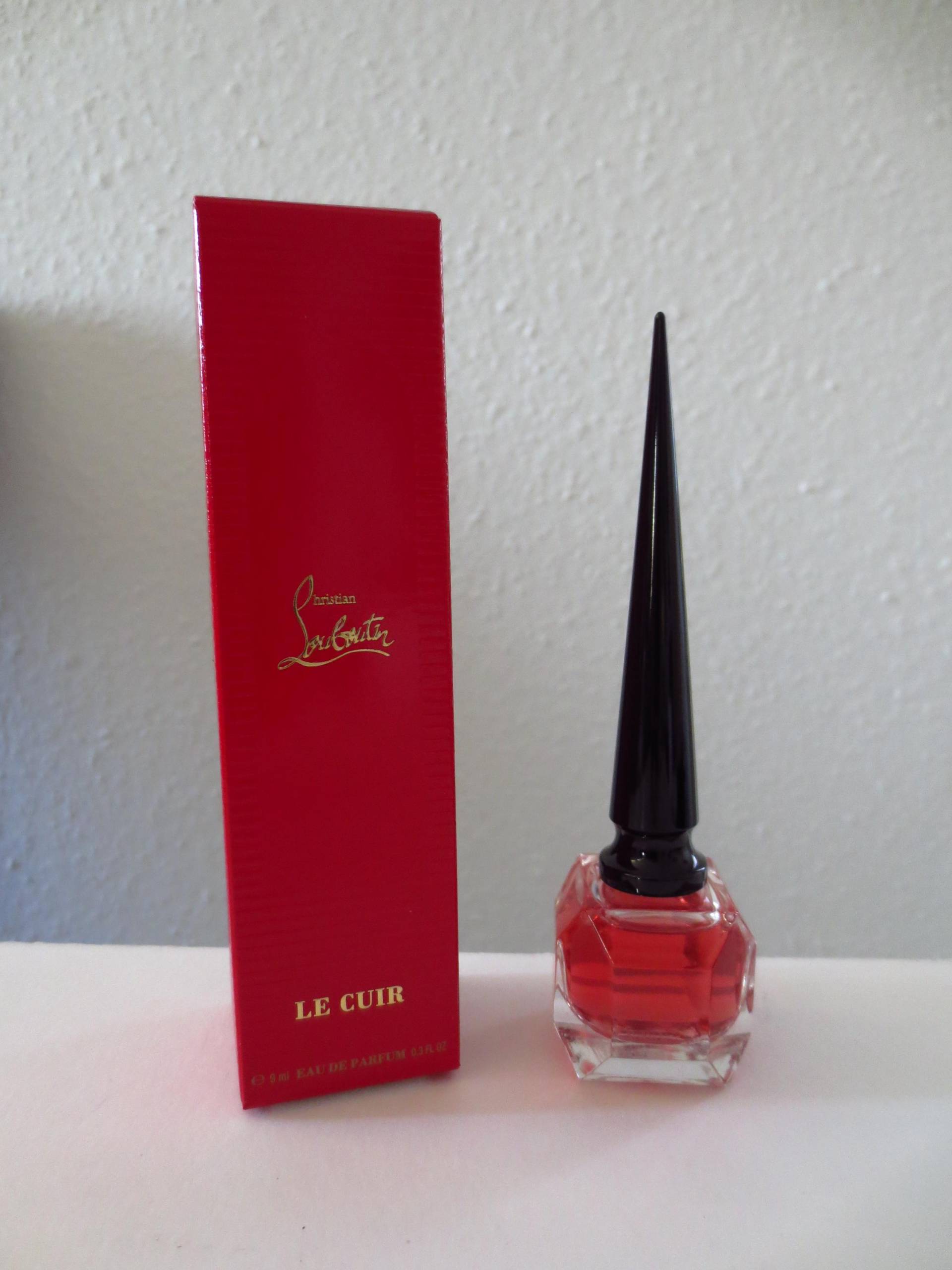 Sammlerstück Miniatur-Leder C. Louboutin Eau De Parfum 9 Ml - Mini-Flasche 0, 30 Unzen von Etsy - austrianneAT