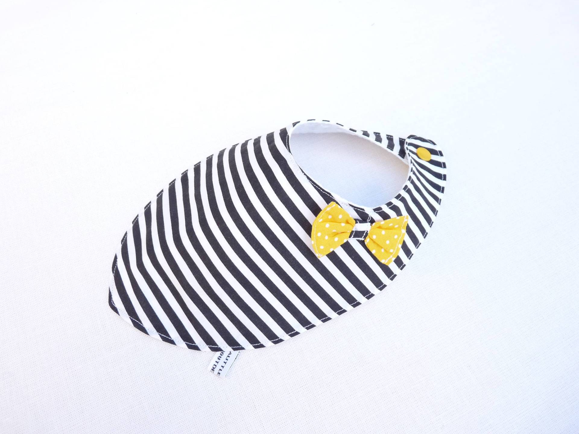 Originelles Lätzchen Im Schalstil Für Mädchen, 0-24 Monate, "Marianne" Originelles Lätzchen Im Schalstil Für Mädchen, 0-24 Monate, "Marianne" von Etsy - bavoirsetcie