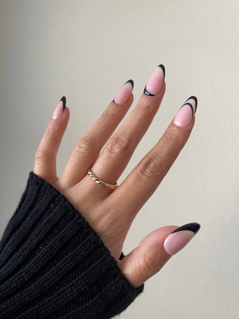 Schwarze Abstrakte Nägel | Gelnägel Trendige Sargnägel Mandelnägel von Etsy - bbgnail