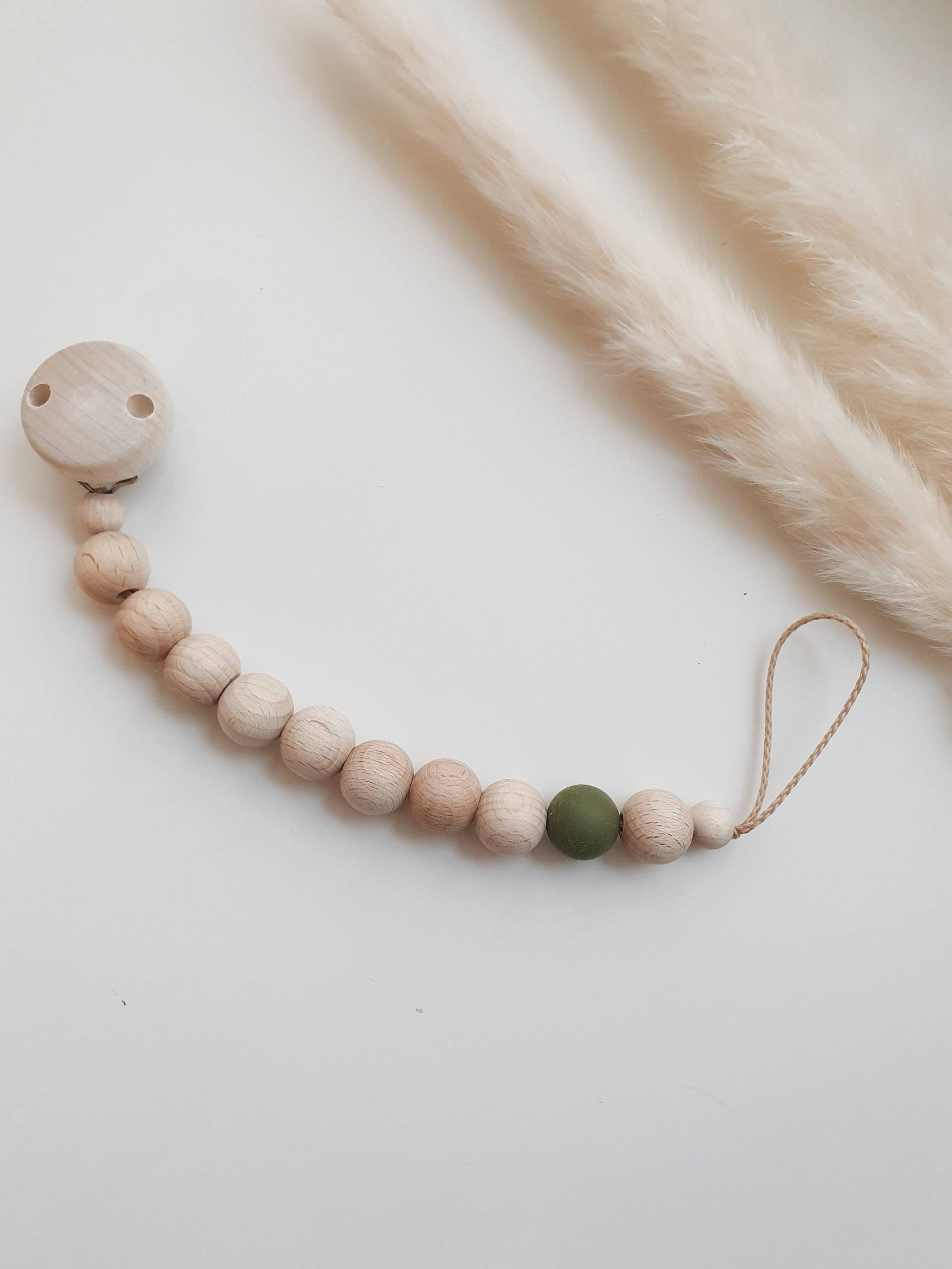 Gehäkelte Schnullerkette "Pure Oliv" Olivgrün, Grün, Natur, Holz, Skandinavisch, Skandi, Holzperlen, Ohne Name, Schlicht, Silikonperlen Gehäkelte Schnullerkette "Pure Oliv" Olivgrün, Grün, Natur, Holz, Skandinavisch, Skandi, Holzperlen, Ohne Name, Schlicht, Silikonperlen von Etsy - beckyshandmadeshop