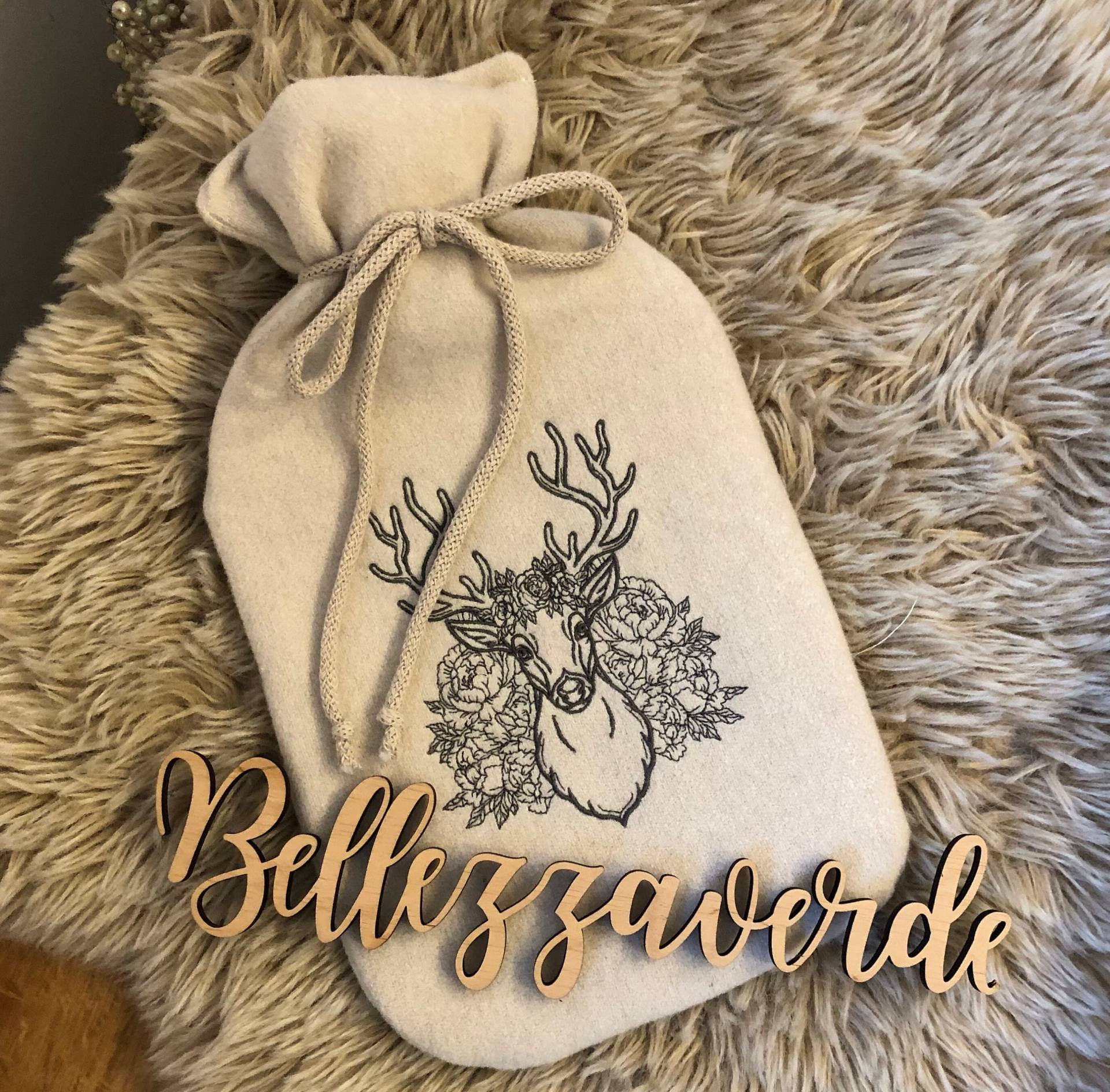 Wunderschöner Wärmflaschenbezug Aus Bestickten Bio Baumwollvlies, Personalisierbar von Etsy - bellezzaverde