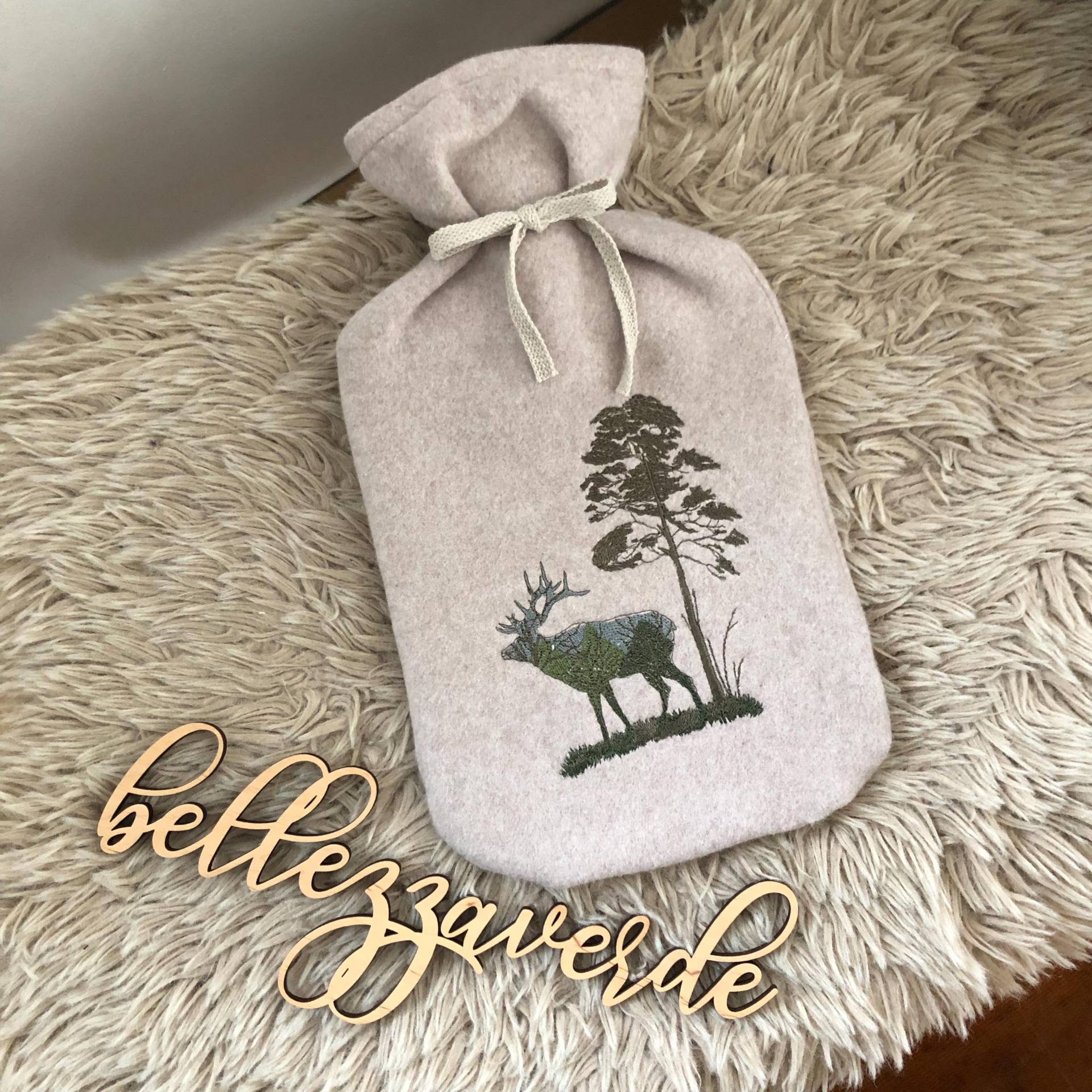 Wunderschöner Wärmflaschenbezug Aus Bestickten Bio Baumwollfleece, Personalisierbar von Etsy - bellezzaverde