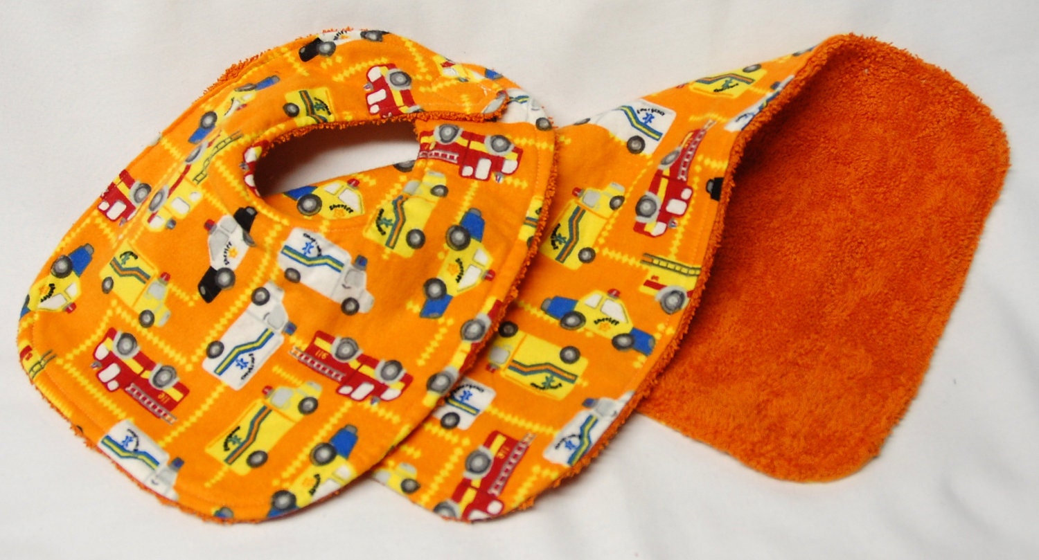 Baby-Lätzchen Und Spucktuch-Set Für Jungen, Babypartygeschenk, Willkommens-Babygeschenk Feuerwehrautos Polizeiautos Baby-Lätzchen Und Spucktuch-Set Für Jungen, Babypartygeschenk, Willkommens-Babygeschenk Feuerwehrautos Polizeiautos von Etsy - beyondquilts