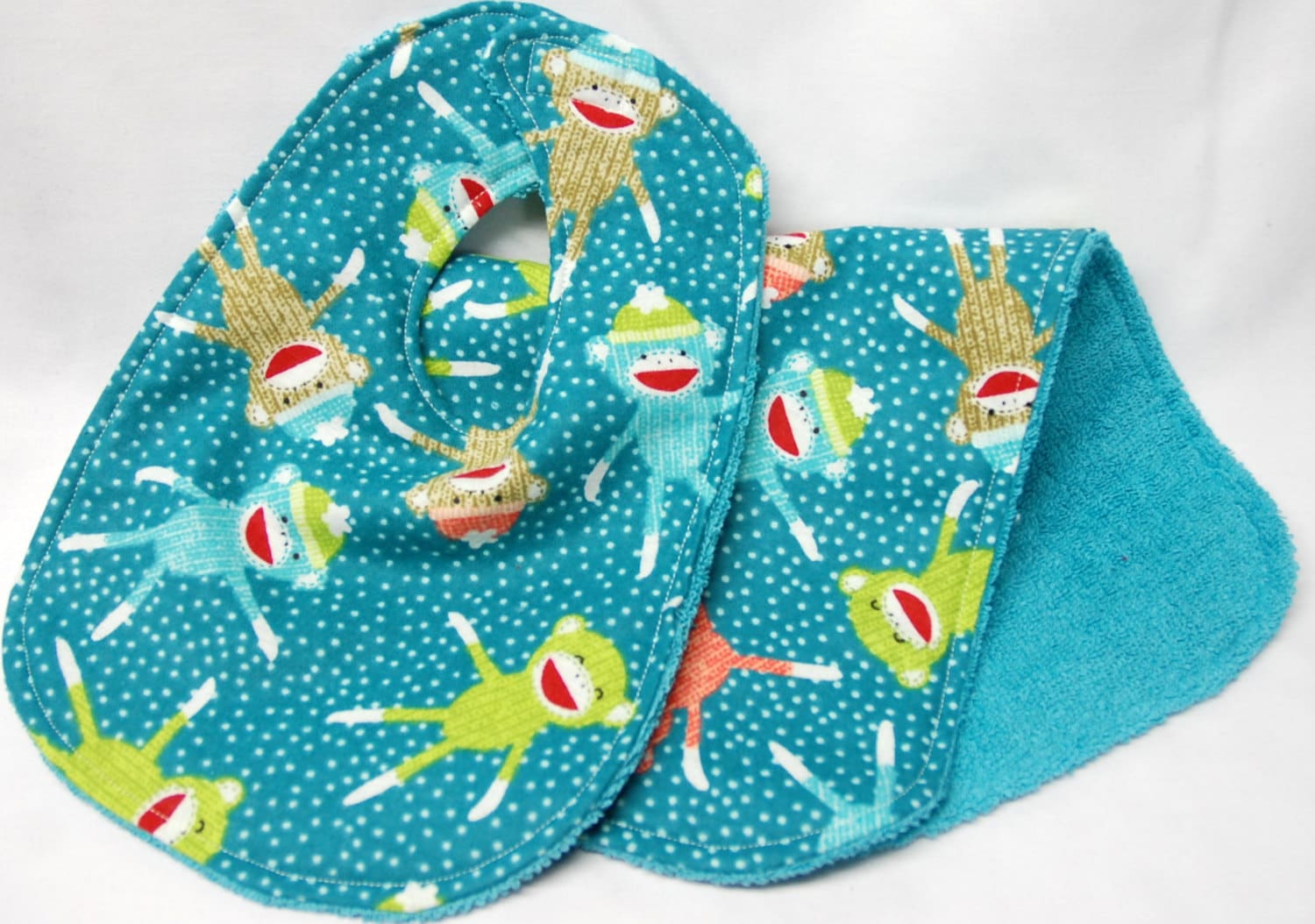 Lätzchen Und Spucktuch, Babypartygeschenk, Willkommensgeschenk Sockenaffen Auf Petrol Lätzchen Und Spucktuch, Babypartygeschenk, Willkommensgeschenk Sockenaffen Auf Petrol von Etsy - beyondquilts