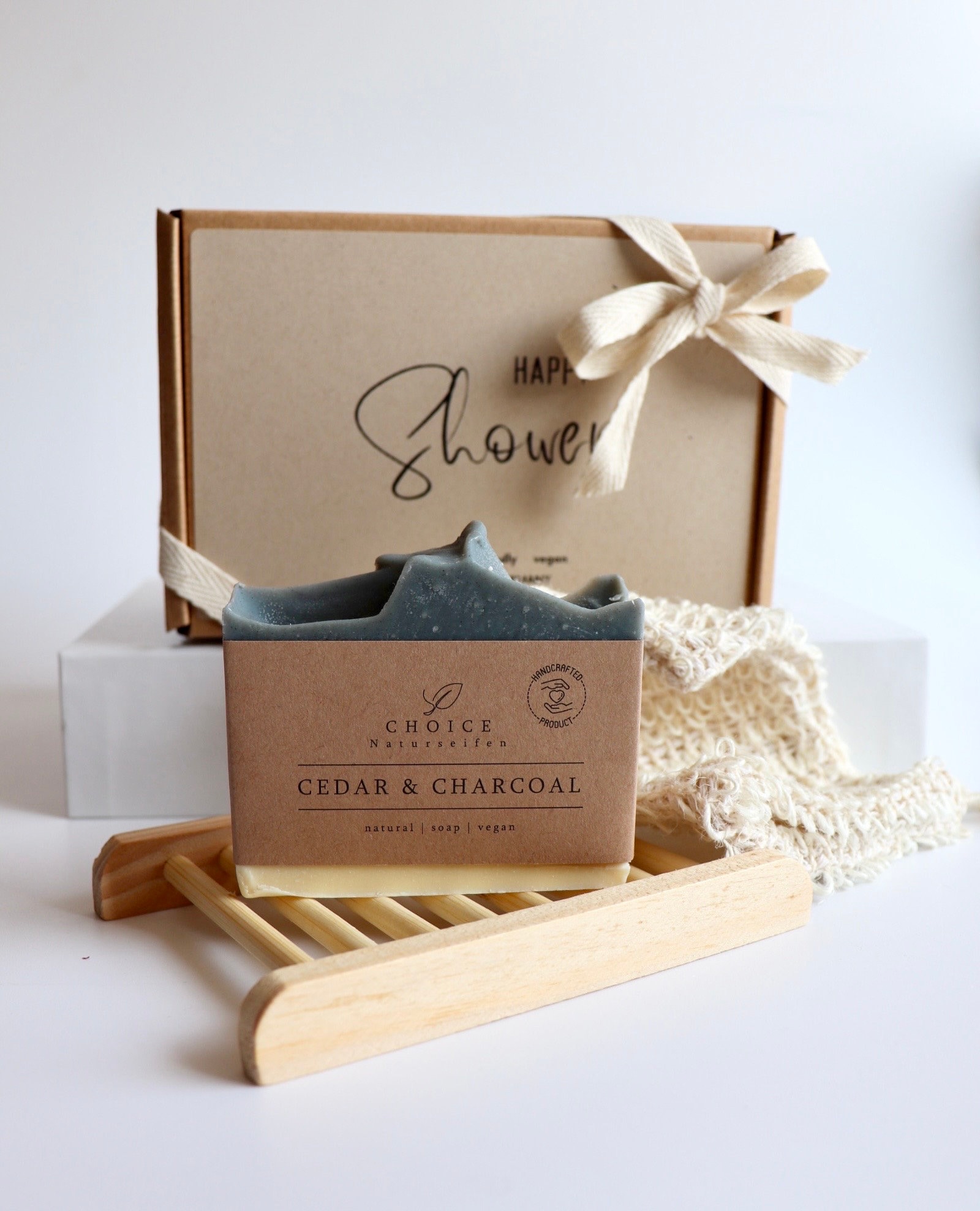 Geschenkset Happy Shower Mit Seifenschale, Naturkosmetik, Naturseife Vegan & Palmölfrei, Handgemachte Seife , Nachhaltiges Geschenk von Etsy - choicenaturseifen