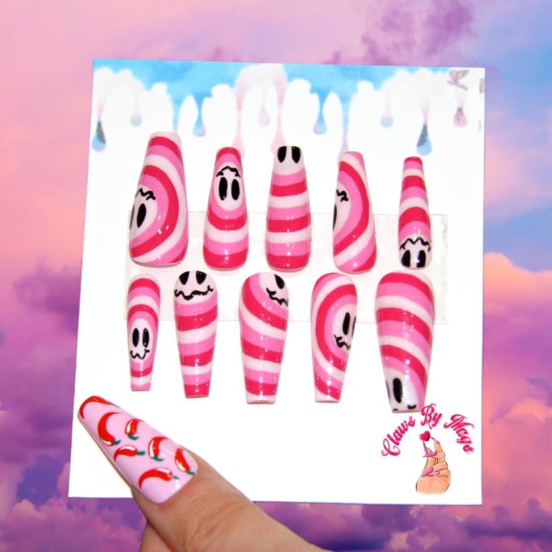 Rosa Happy Face Nails | Handgemachte Druck Auf Nägel| Nagelkleber Clawsbymags von Etsy - clawsbymags