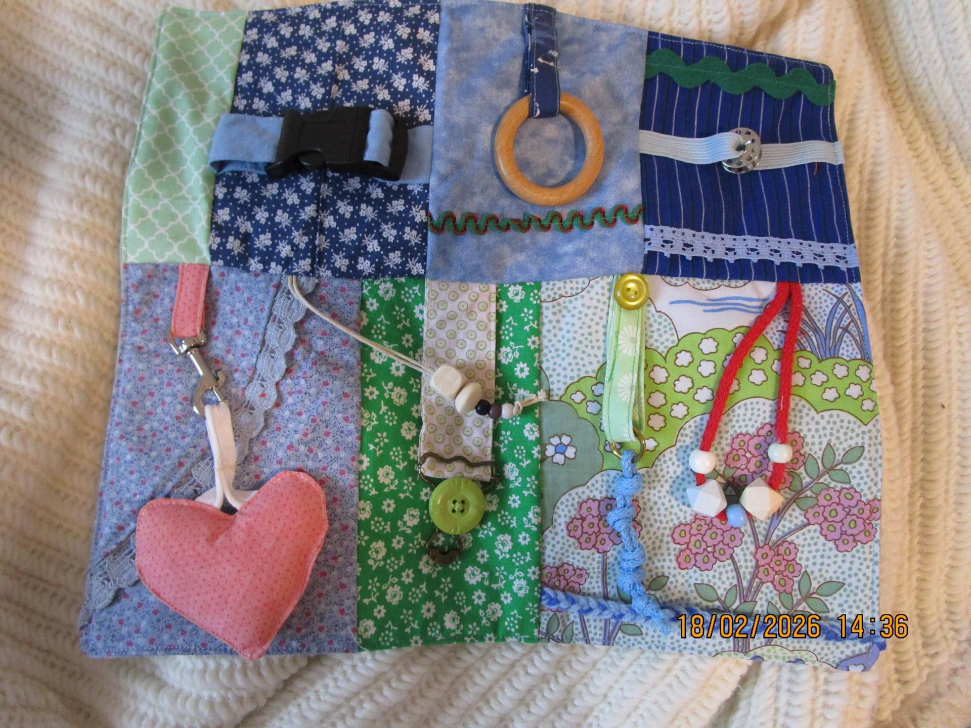 Nesteldecke, Demenzdecke, Fühldecke, Spieldecke Und Motorikdecke in Grün Blau Nesteldecke, Demenzdecke, Fühldecke, Spieldecke Und Motorikdecke in Grün Blau von Etsy - creativShopgzdesign