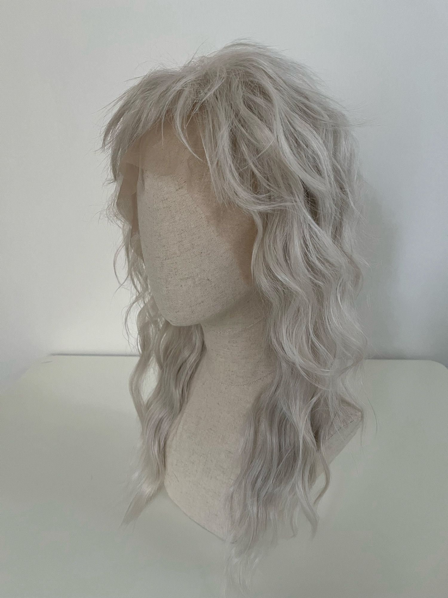 Lace Front Wig/ Perücke/ The Silver Maid #mullet Retro-styling/ 80's/Tifes Silbergrau - Deep Silver Grey Customized Mullet Maid #witcher von Etsy - dragmaiditup