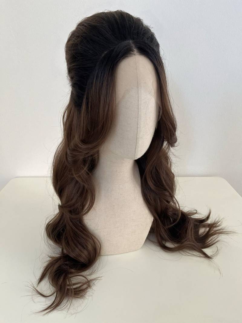 Lace Front Wig/Perücke The Hickory Maid Brigitte Bardot-styling Ombre Black-Brown Mix #messychic #brigittebardot #beehive von Etsy - dragmaiditup