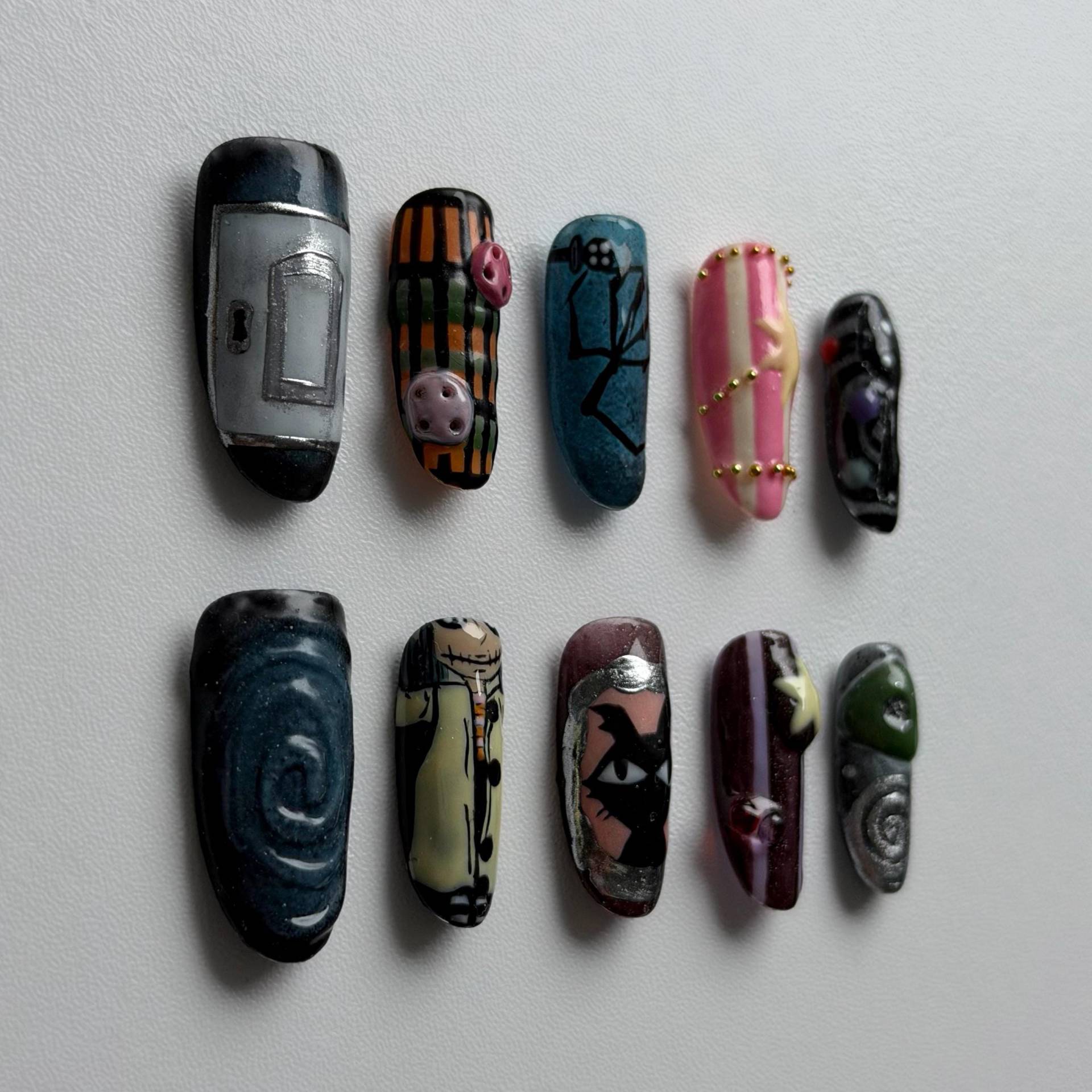 Coraline Inspired Press On Nails | Handmade Dark Fantasy Button Doll Gothic Cute Custom Coraline Inspired Press On Nails | Handmade Dark Fantasy Button Doll Gothic Cute Custom von Etsy - ebruyume