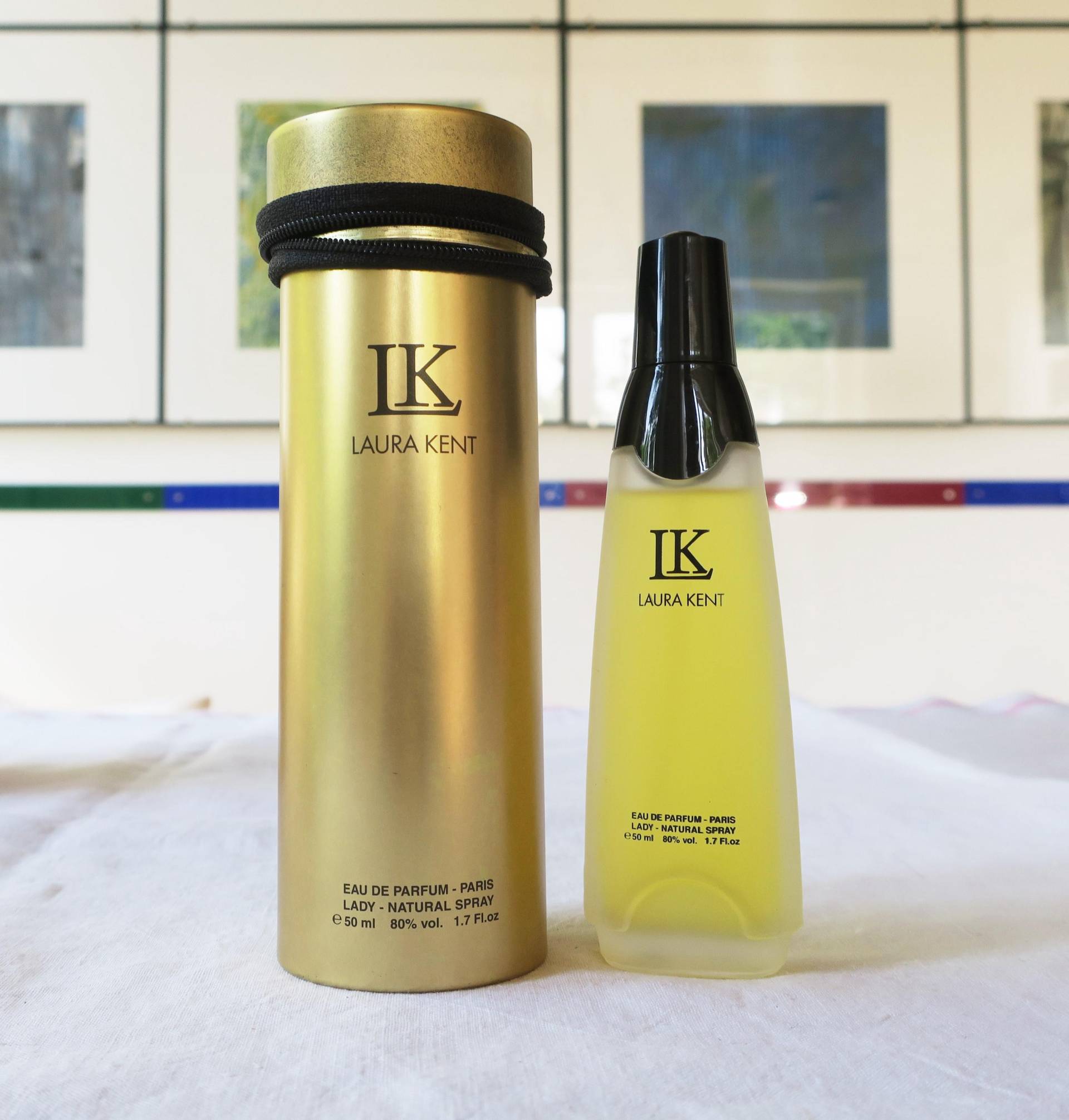 Vintage Laura Kent Eau De Parfum Paris in Dekorativer Alubox Vintage Laura Kent Eau De Parfum Paris in Dekorativer Alubox von Etsy - etage4vintage
