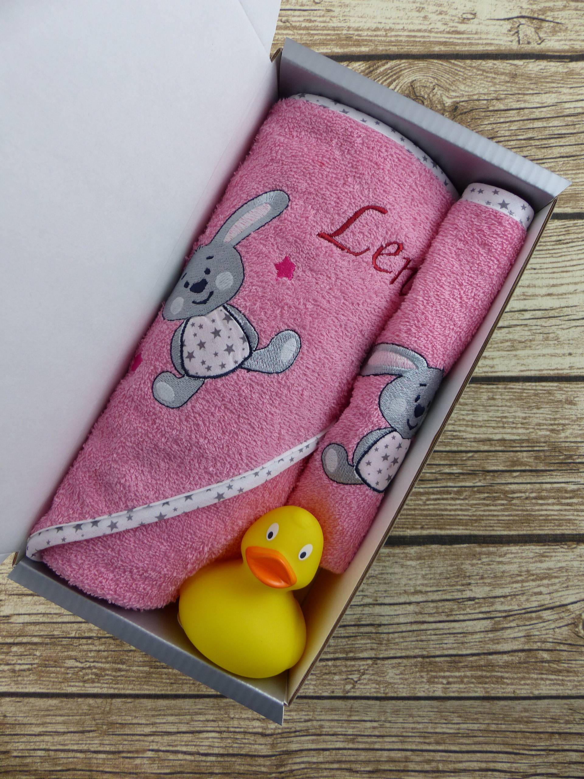 Baby-Badeset Mit Namen Hase Bubblegum von Etsy - geschenkelibelle