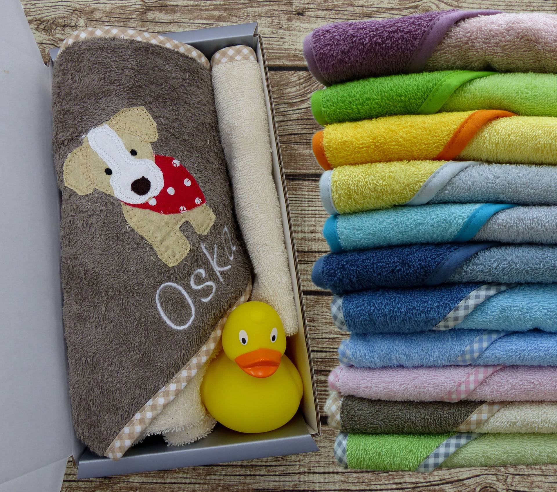 Baby-Badeset Mit Namen Hund in Wunschfarbe von Etsy - geschenkelibelle