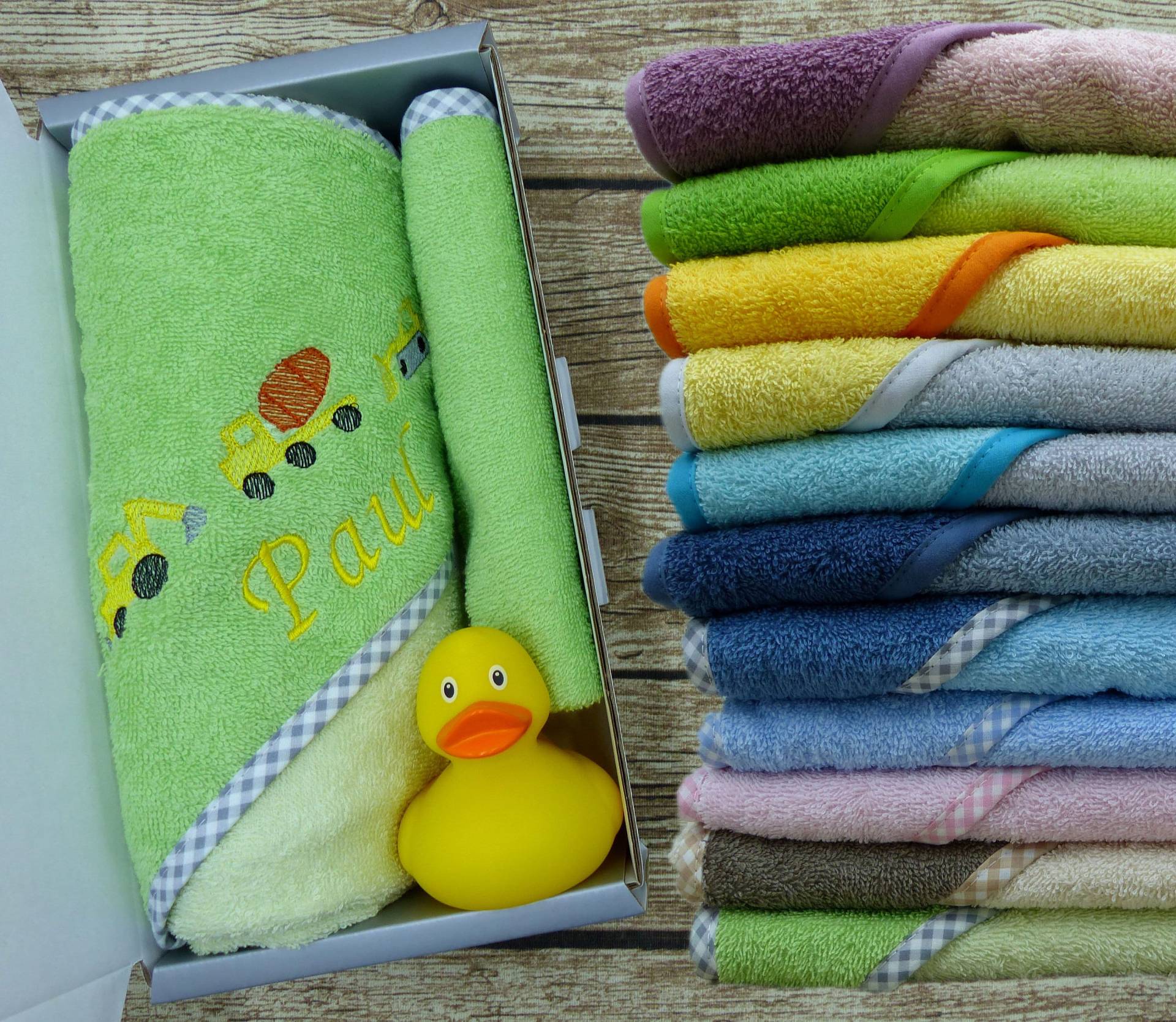 Geschenkset Baby Baden Mit Namen Baufahrzeuge in Wunschfarbe von Etsy - geschenkelibelle