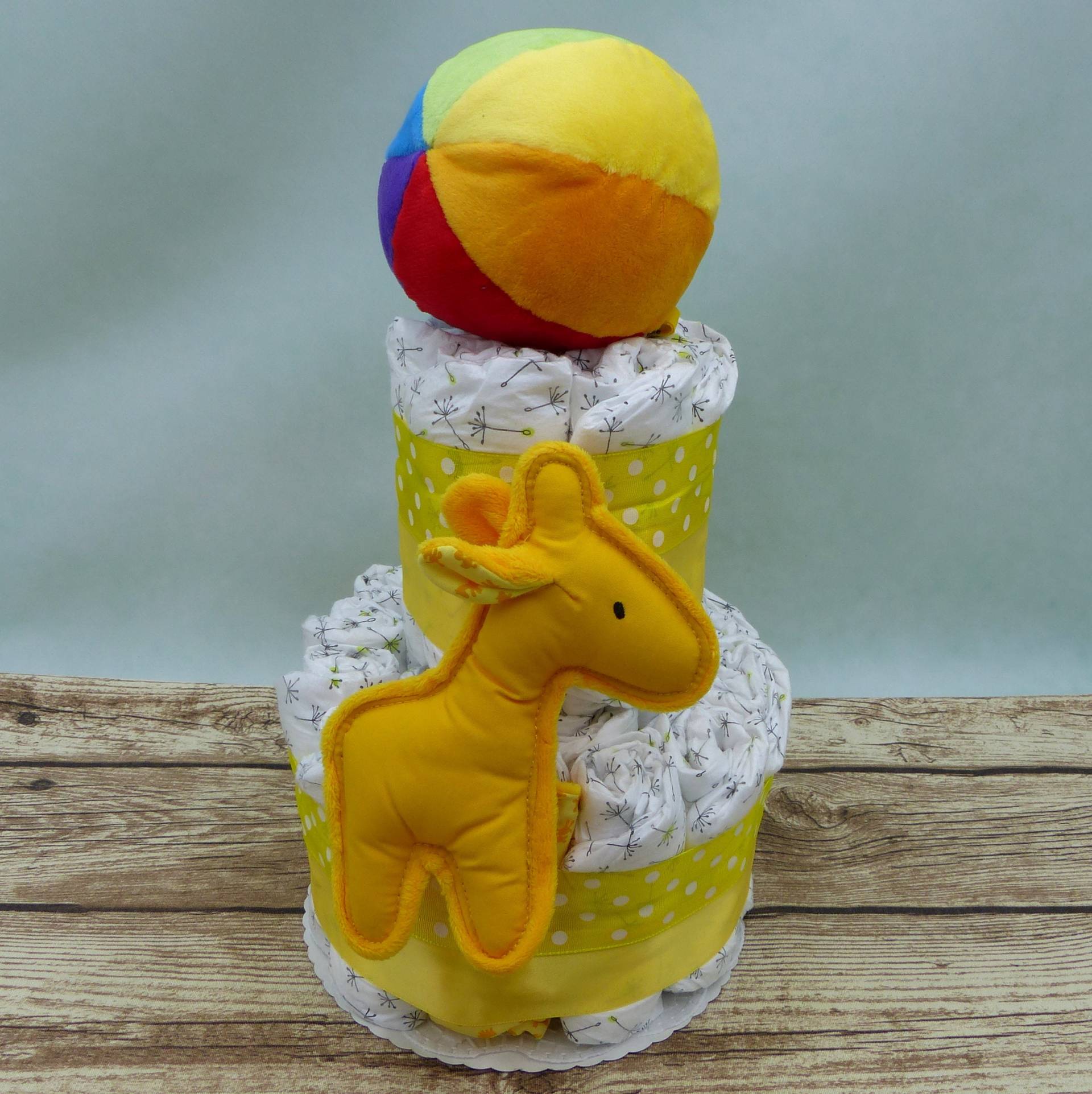 Windeltorte Ball Und Schmusetuch Gelb Windeltorte Ball Und Schmusetuch Gelb von Etsy - geschenkelibelle